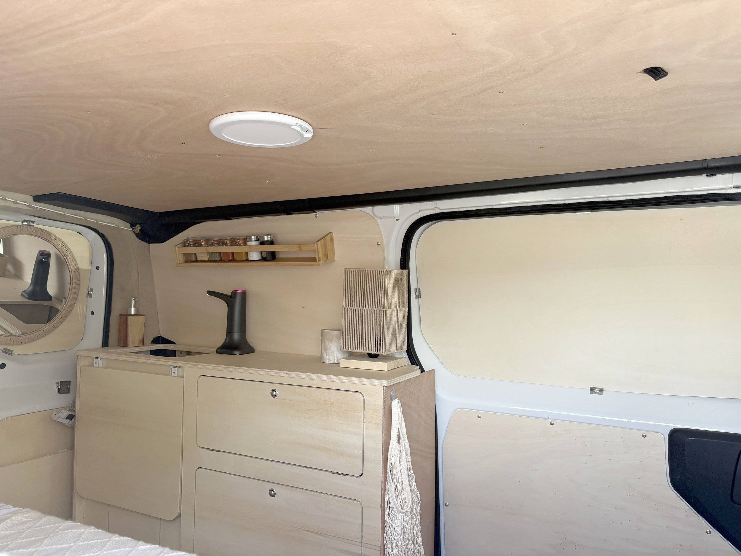 Vista parte trasera del vehículo  - Yescapa