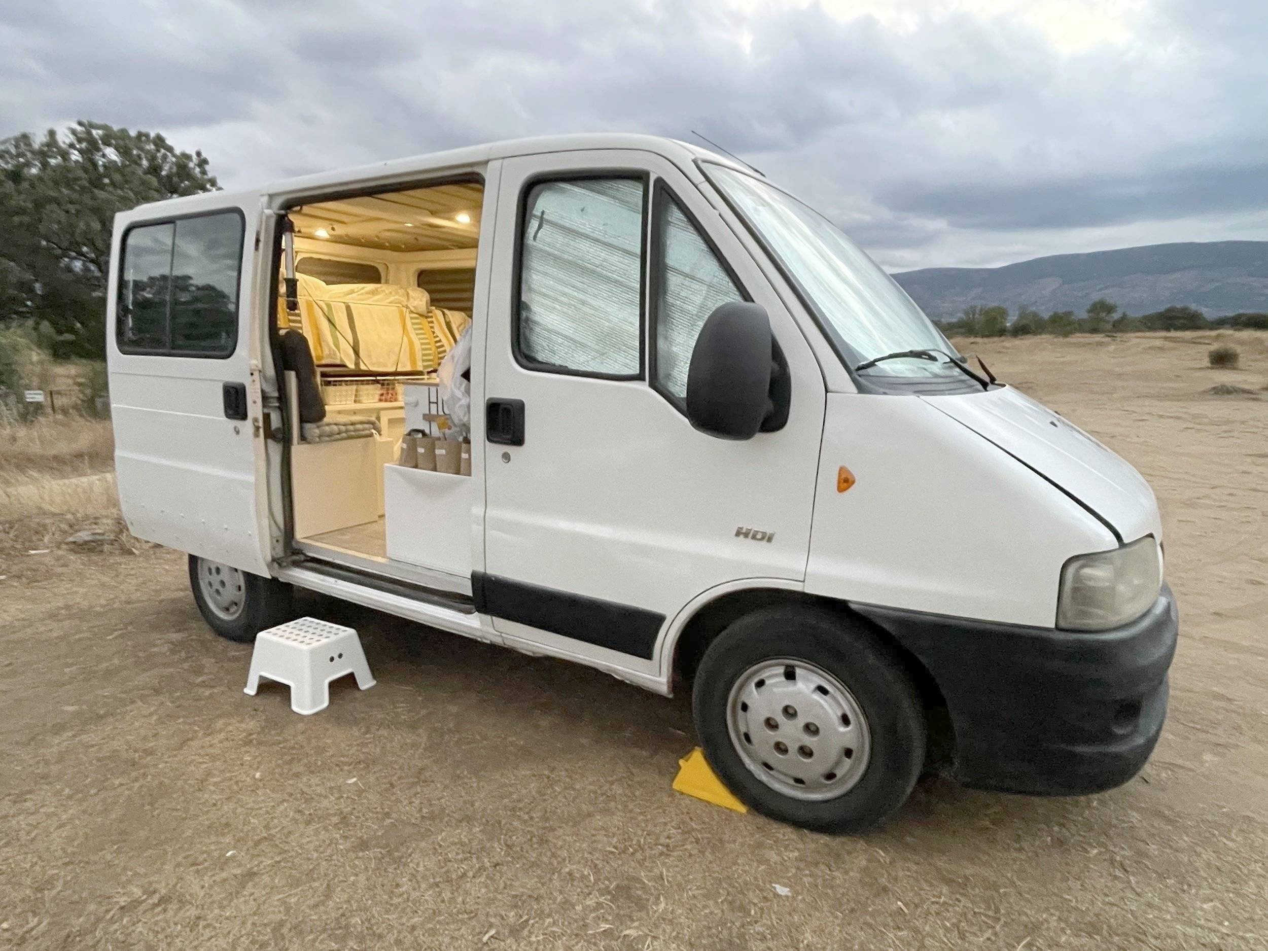 Vista de 3/4 Peugeot Boxer 2,8 HDI - Yescapa