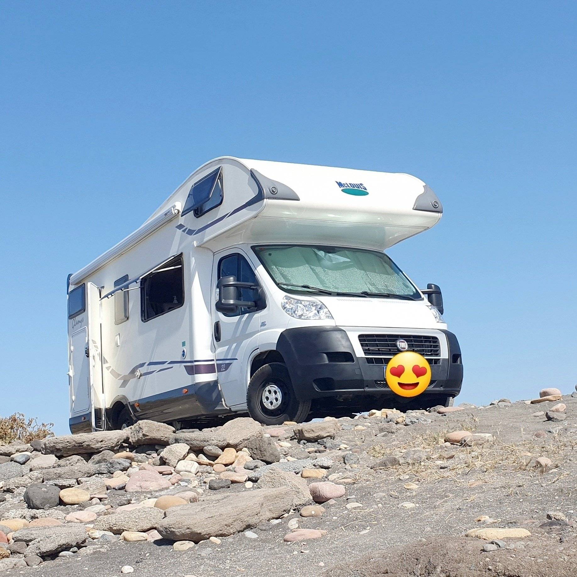 Front view from 3/4 Fiat - Yescapa