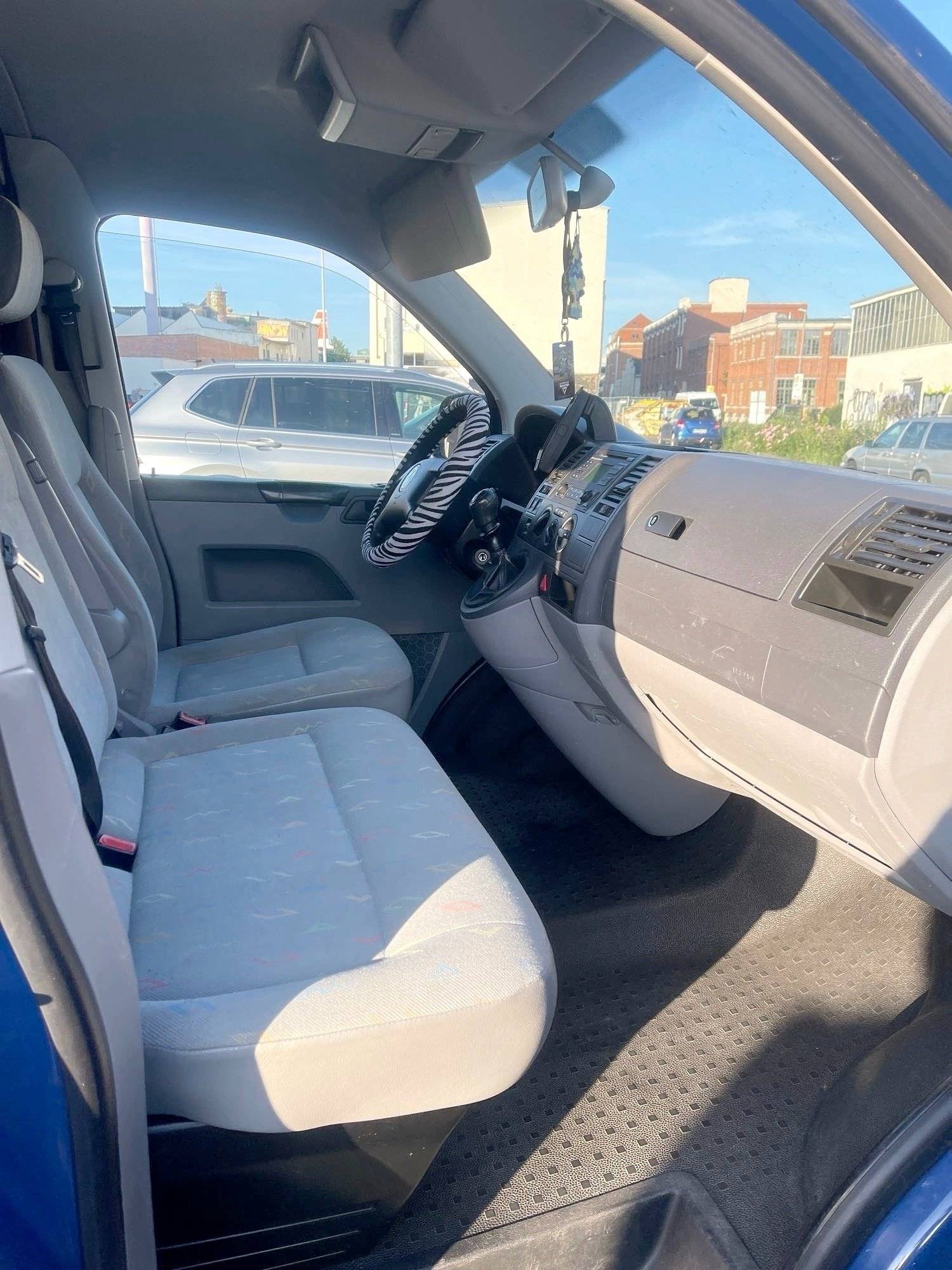 Poste de conduite Volkswagen T5 2,5l 174 ch - Yescapa
