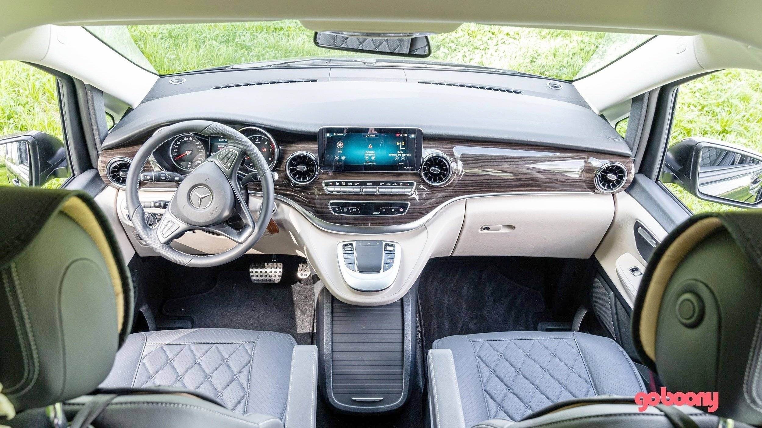 Mercedes-Benz 