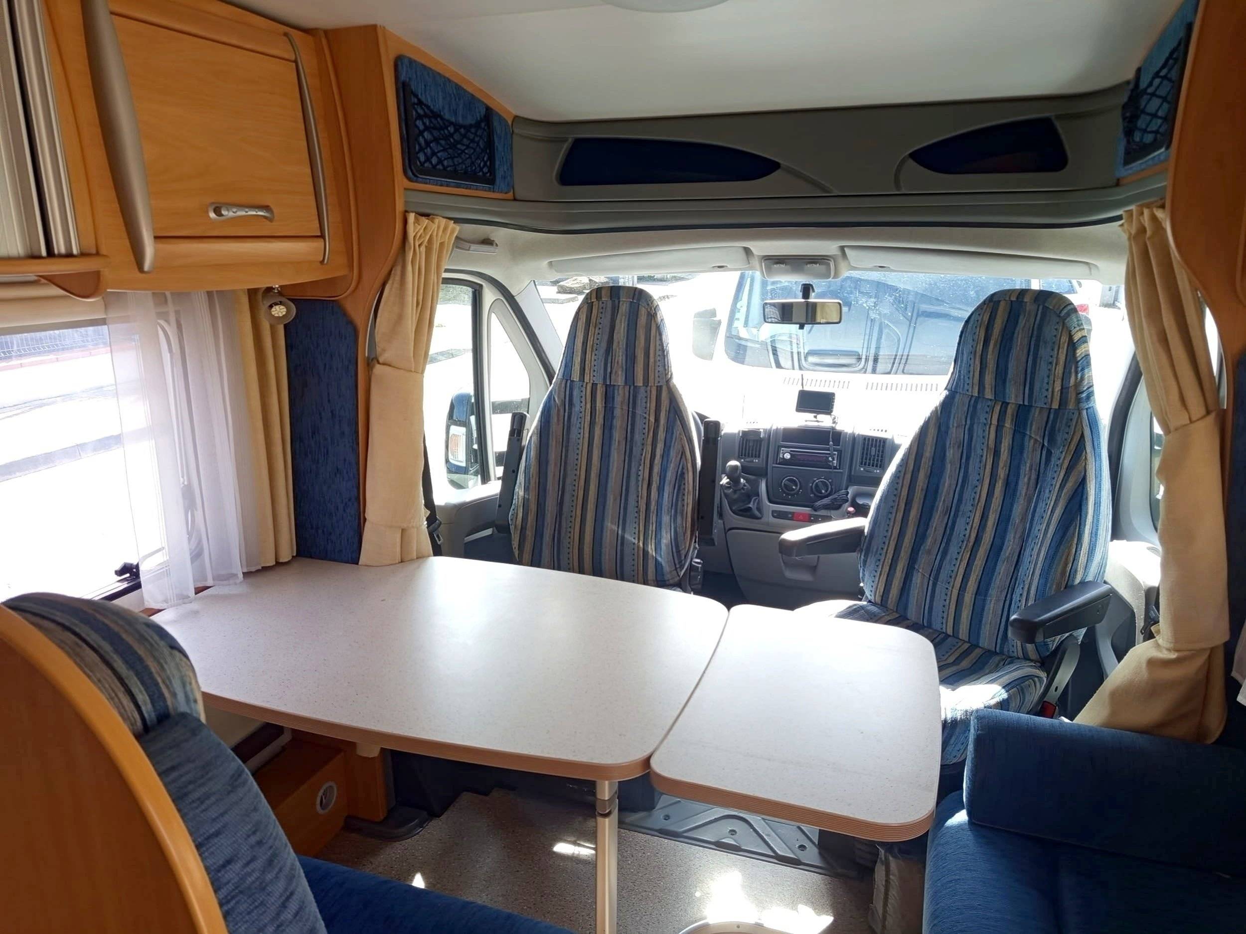 Dining Area Fiat Ducato 2,3 130 ch - Yescapa
