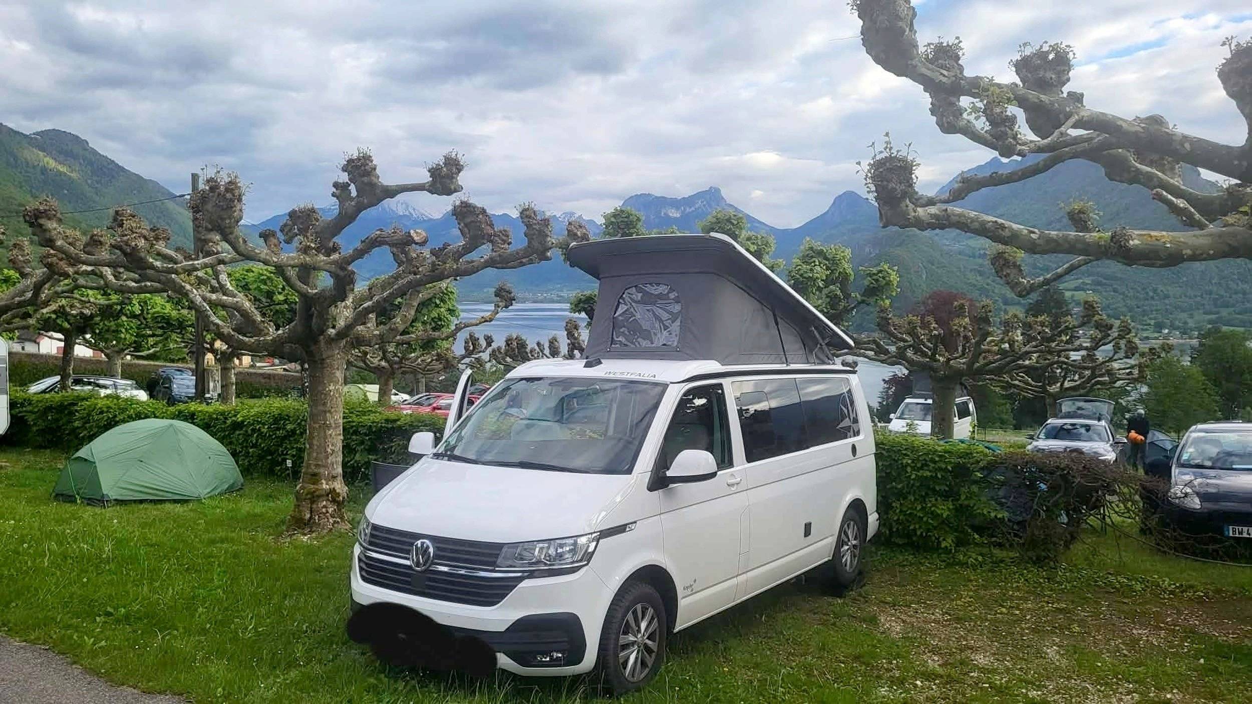 Vista del vehículo ángulo delantero Volkswagen T6 2 l TDI 150 ch - Yescapa