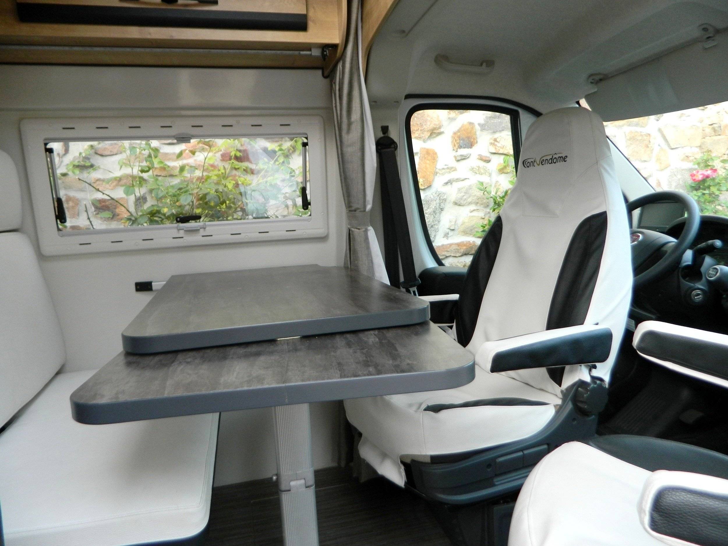 Font Vendôme Leader Van