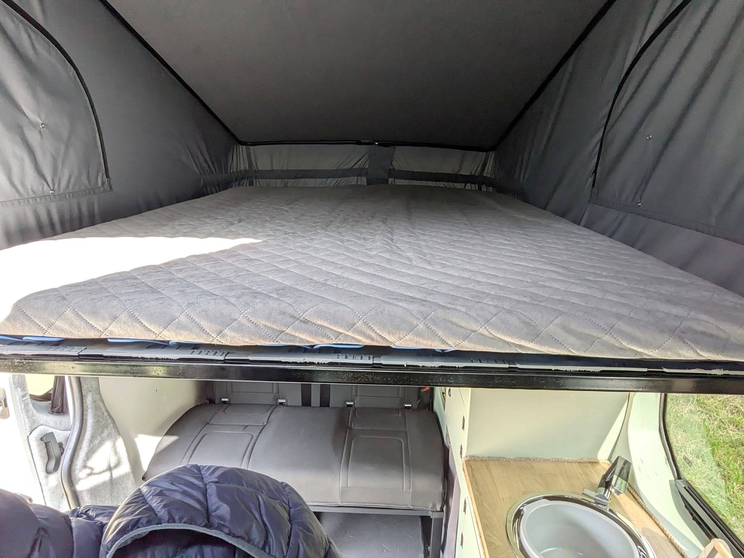 Couchages Renault Trafic 2,0 l dCi 120 ch. - Yescapa