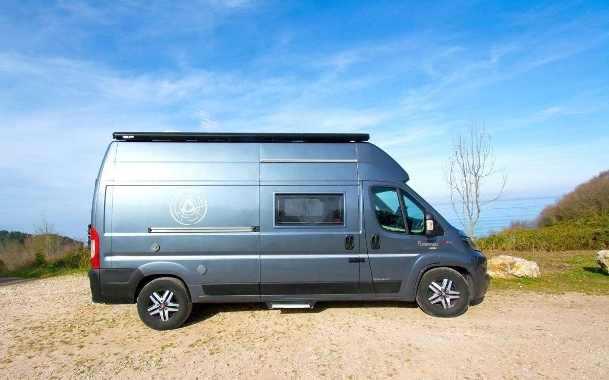 Dreamer Dreamer Family Van
