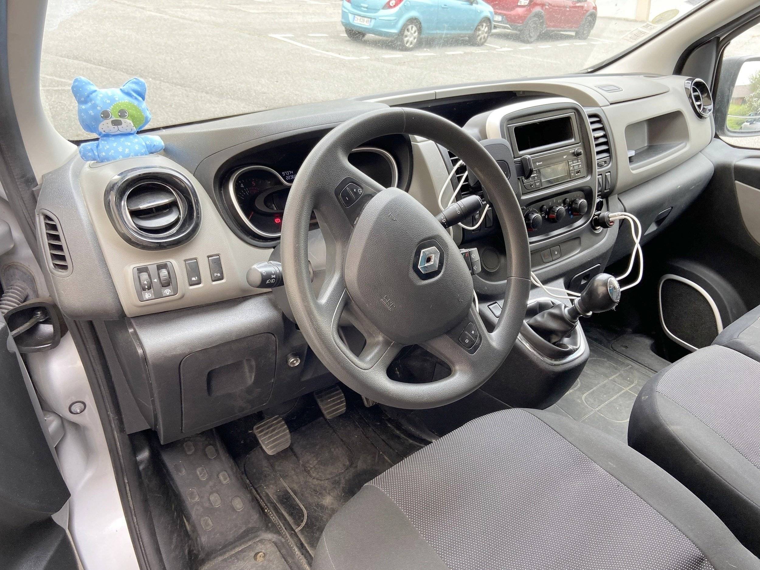 Renault Trafic L2H1 2 l 120 ch