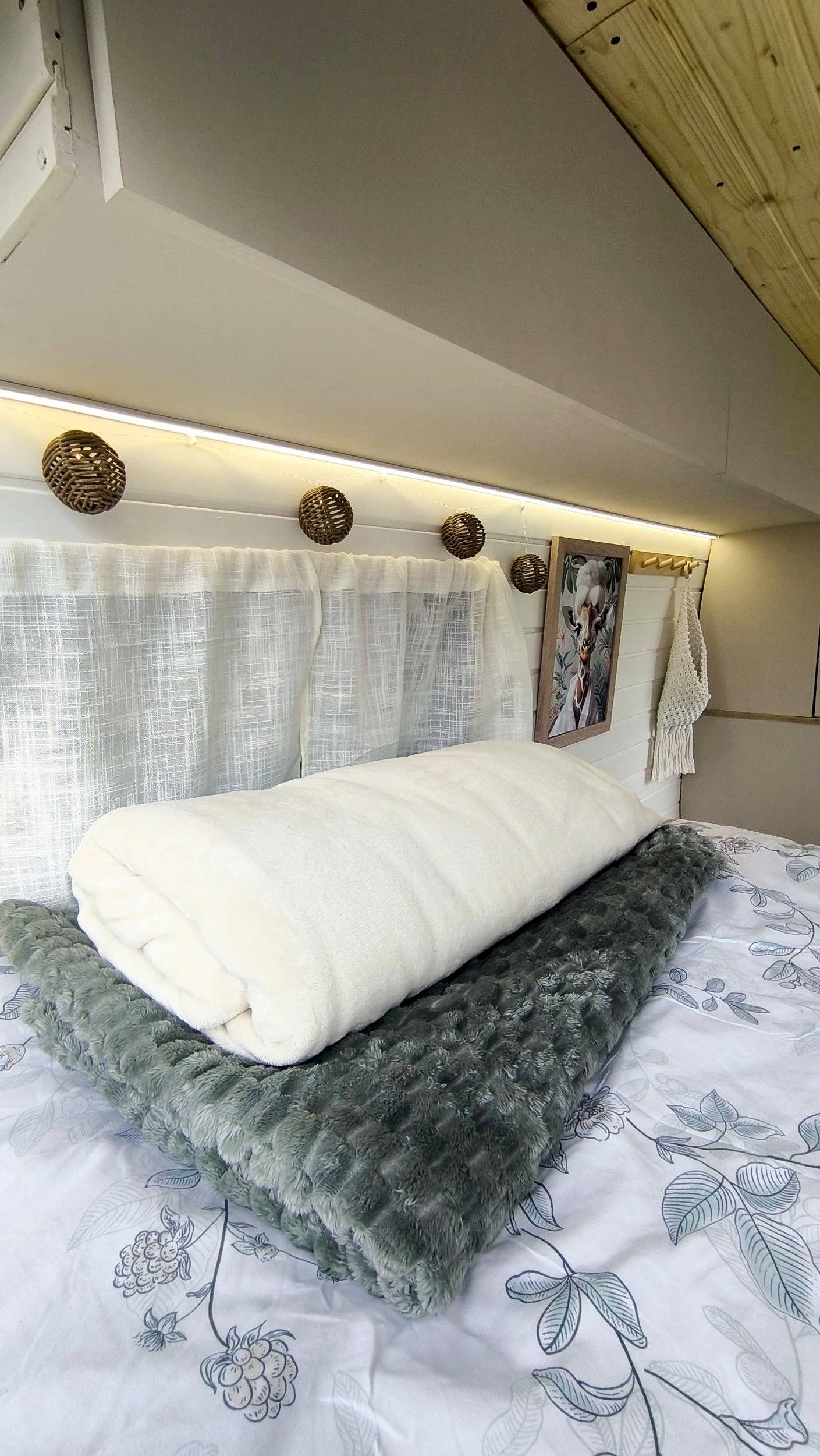 Berth Peugeot Boxer 2.2 BlueHdi 140 CH - Yescapa