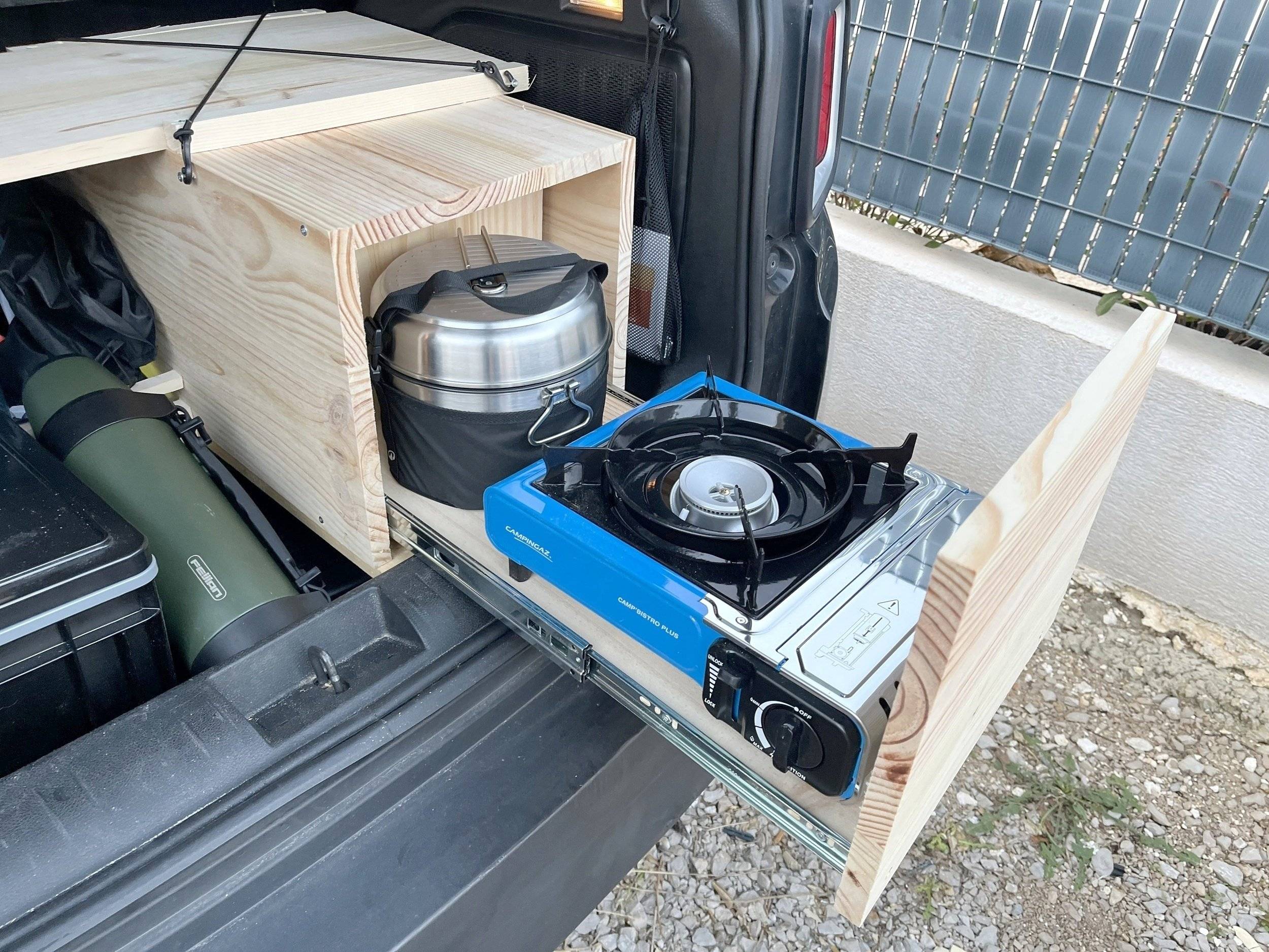 Dining Area Jeep Jeep renegade - Yescapa