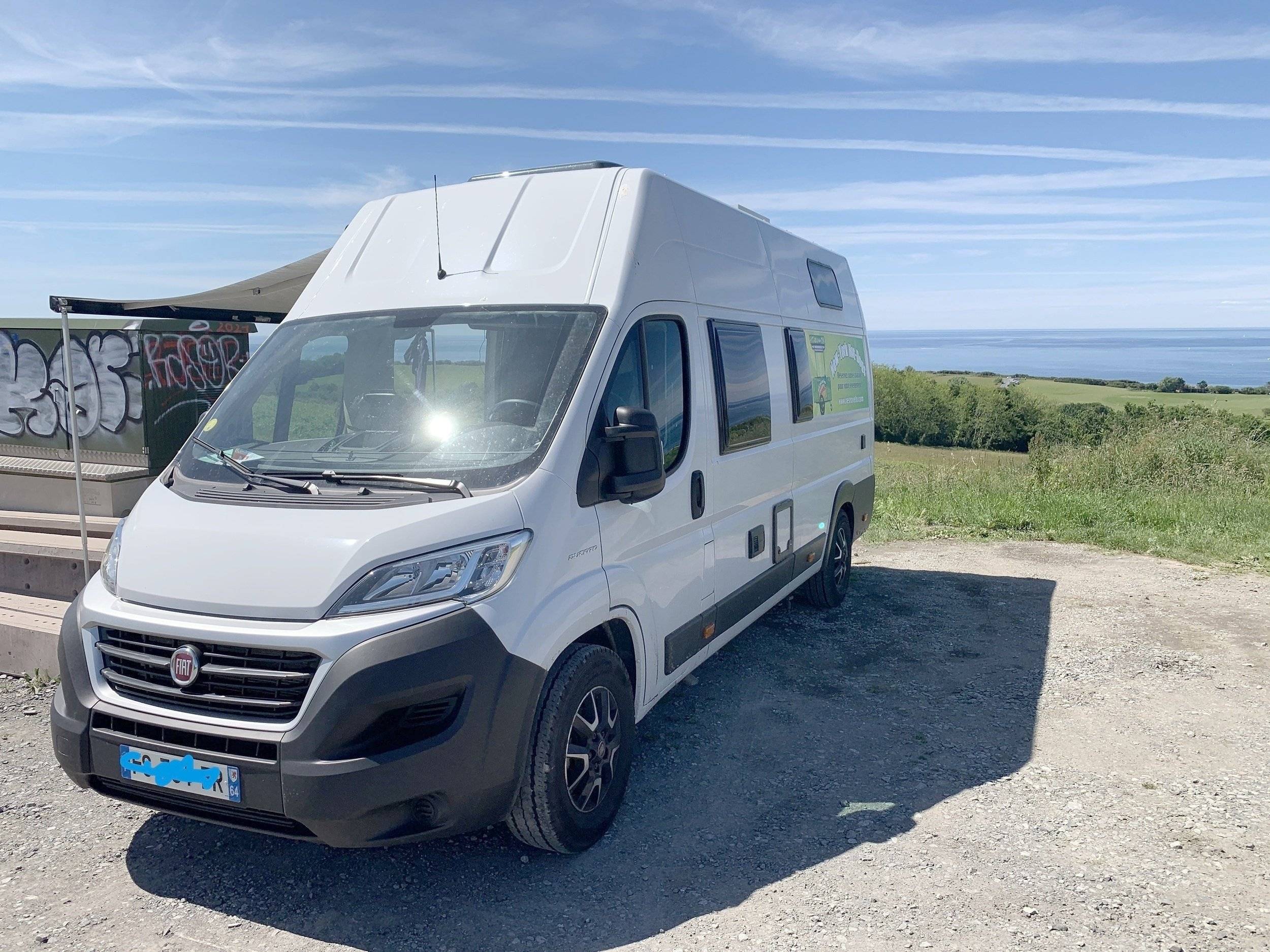 Voorkant 3/4 Fiat FIAT DUCATO - Yescapa