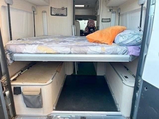 Juliá Camper Fiat 130 Caballos