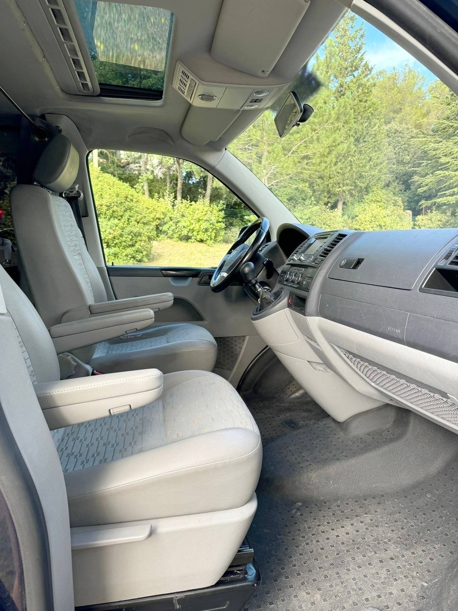 Volkswagen T5 2 l 140 ch