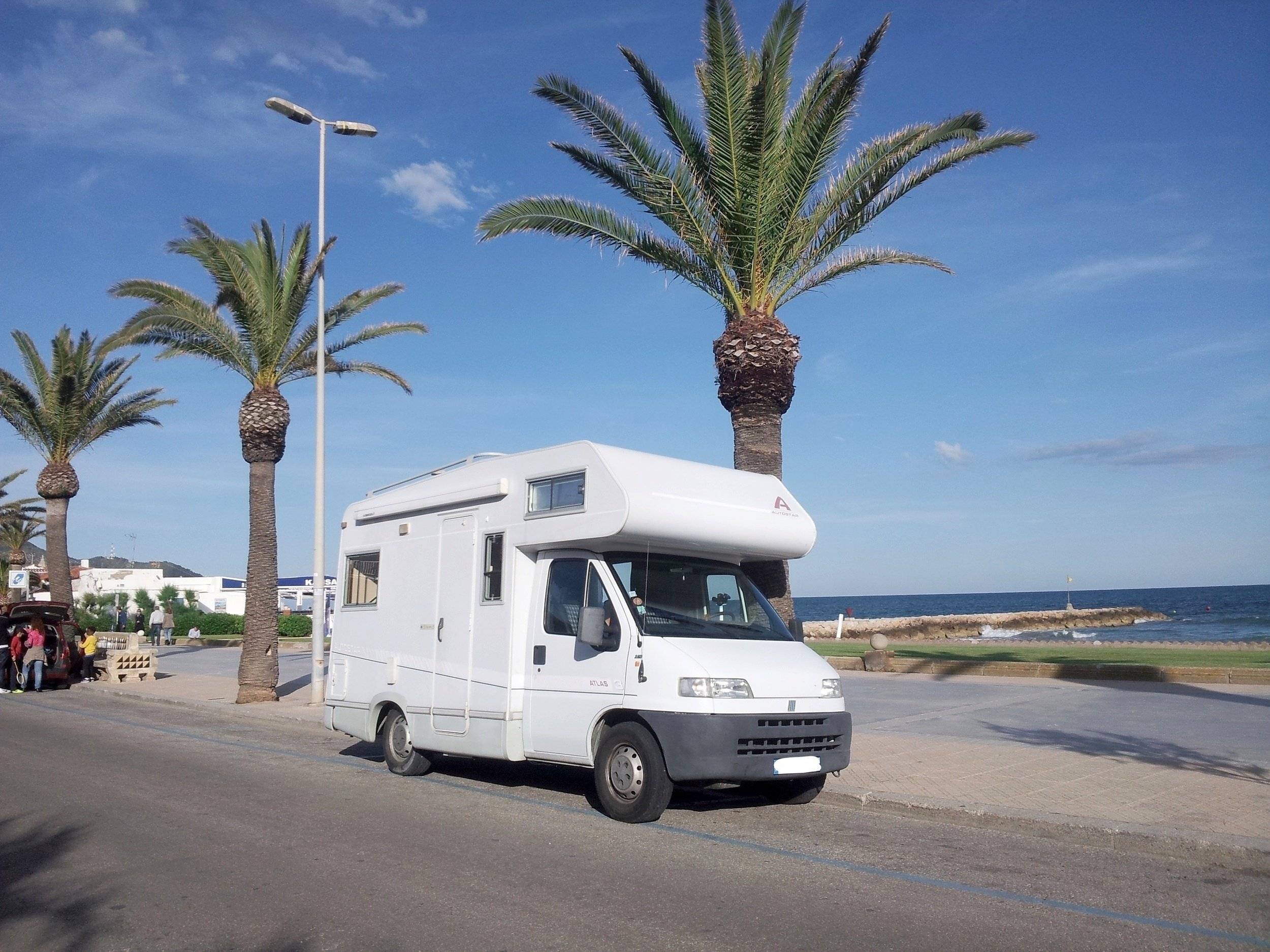 schräge Vorderansicht Fiat Ducato 2.5D - Yescapa