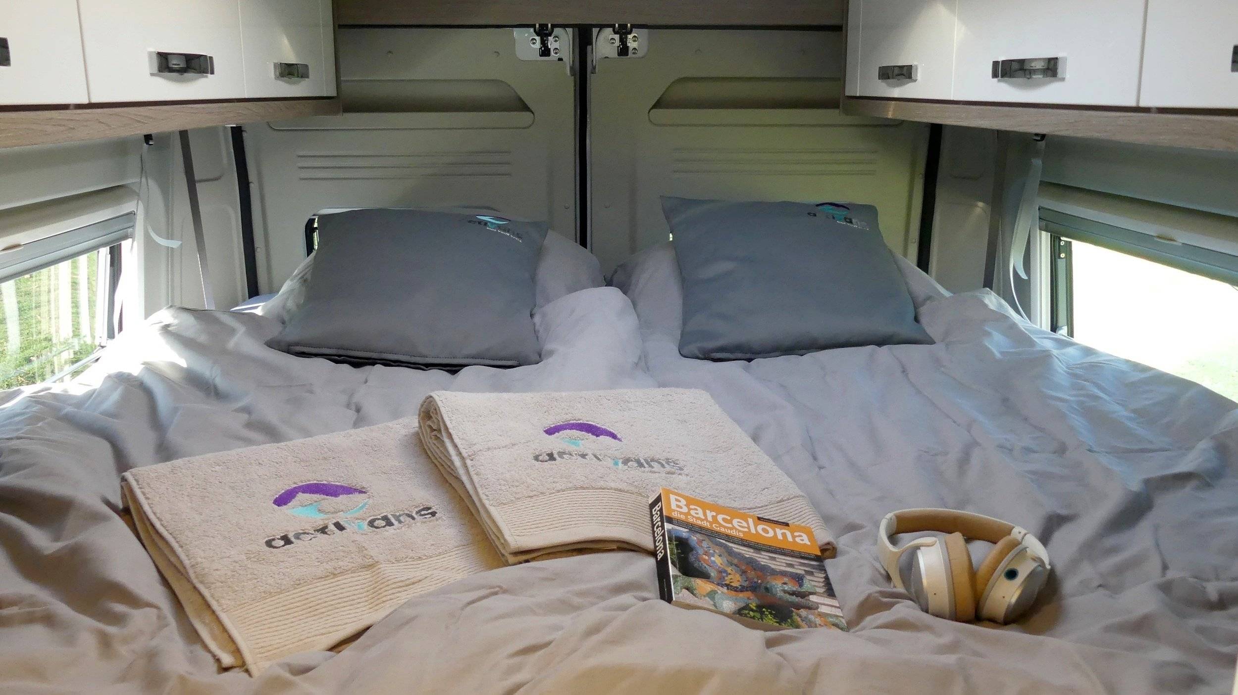 ACTIVANS SURF CAMPER 