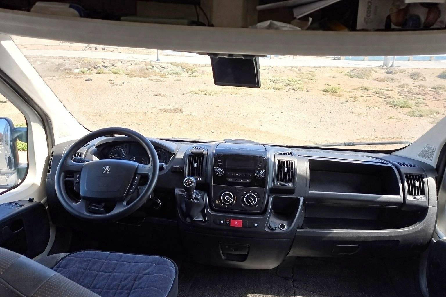 Fahrerbereich Peugeot - Yescapa