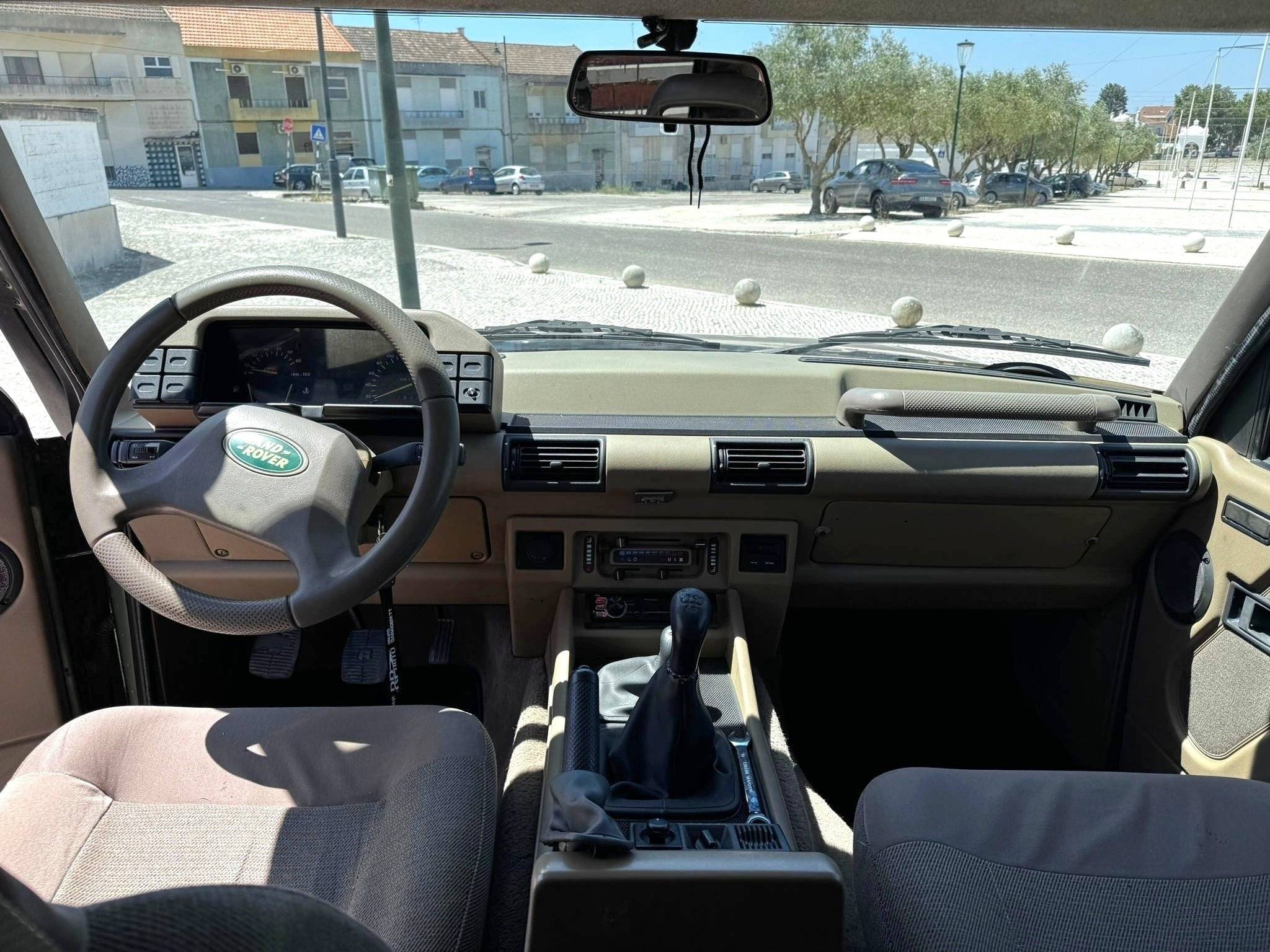Poste de conduite land rover  discovery - Yescapa