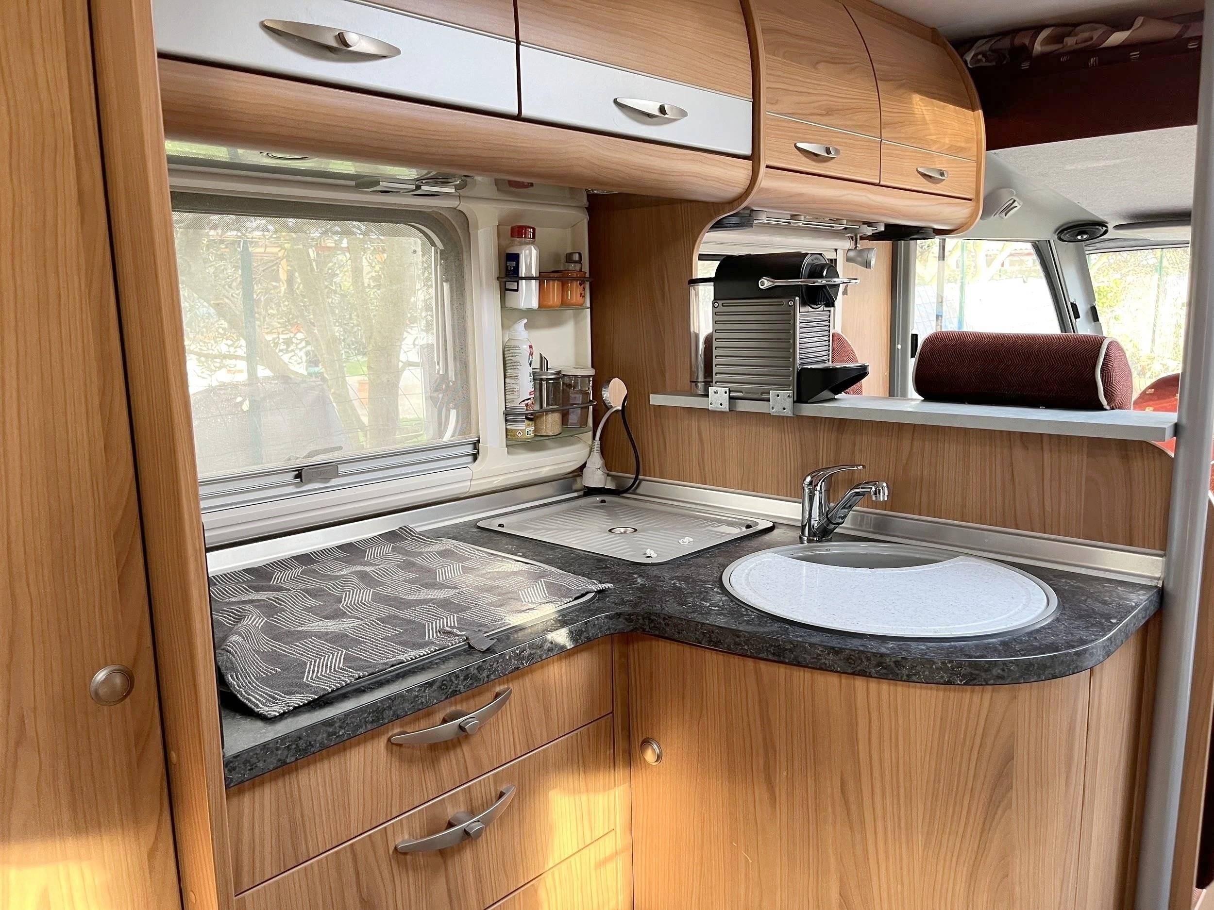 Coin repas Fiat Ducato 2,3 l 130 ch. - Yescapa