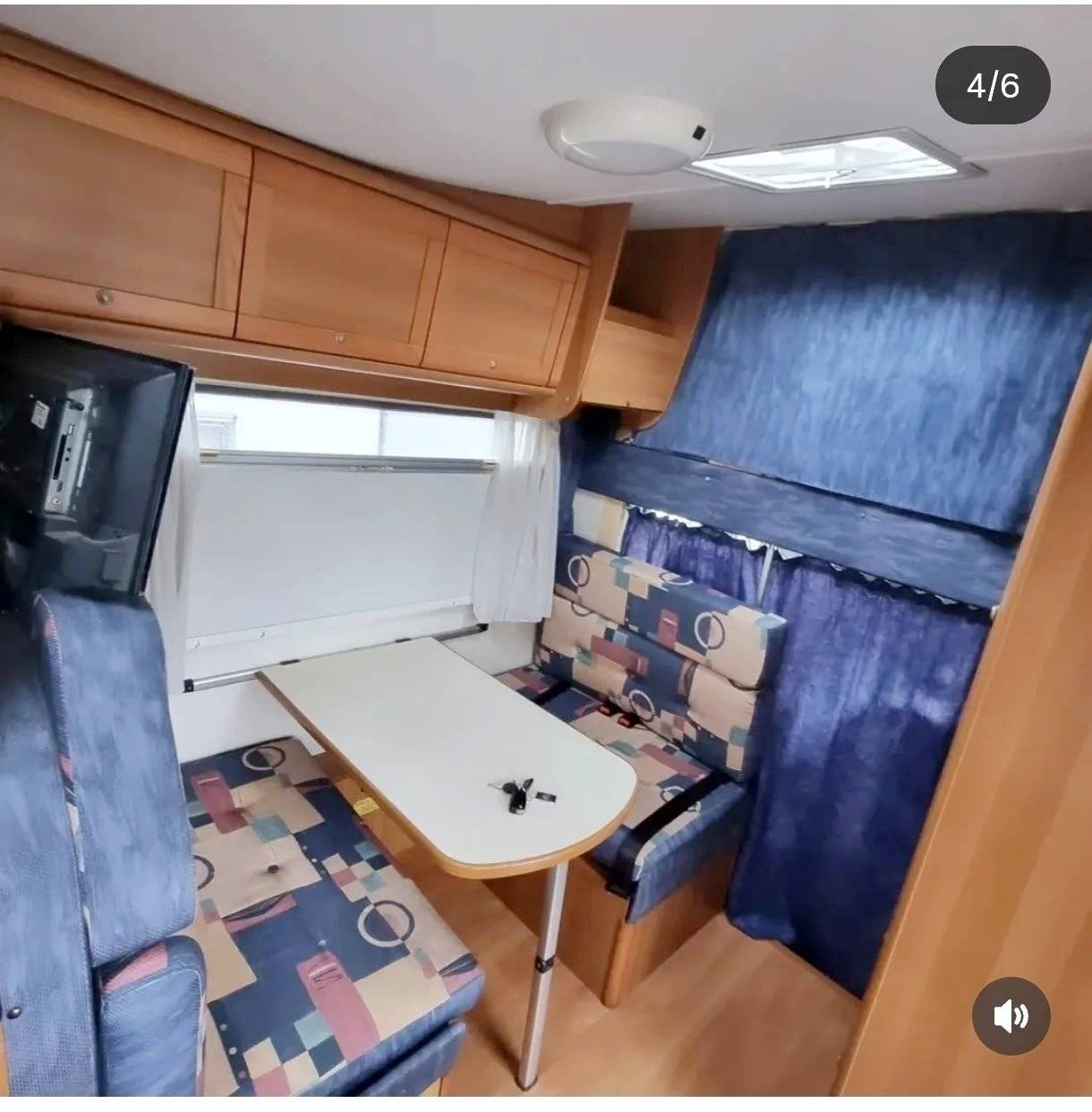 Área de jantar Fiat Ducato 2,0 l 100 ch - Yescapa