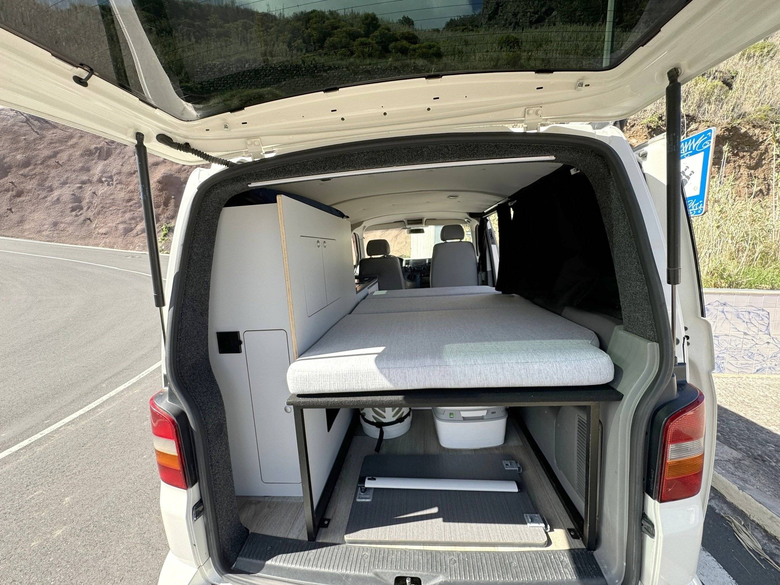 Berth Volkswagen Volkswagen Transporter T6.1 - Yescapa