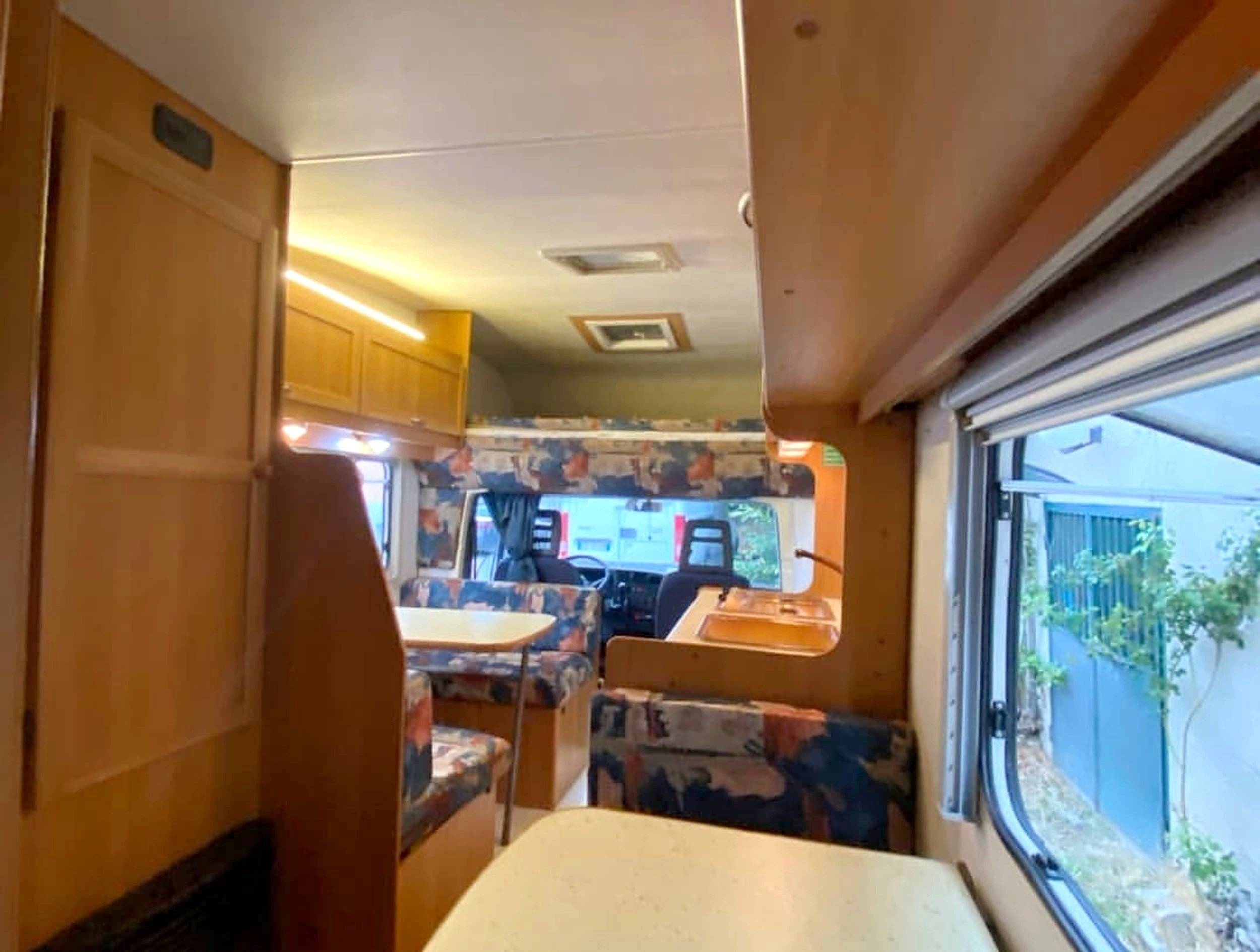 Comedor Fiat Ducato 1.9 TDS - Yescapa