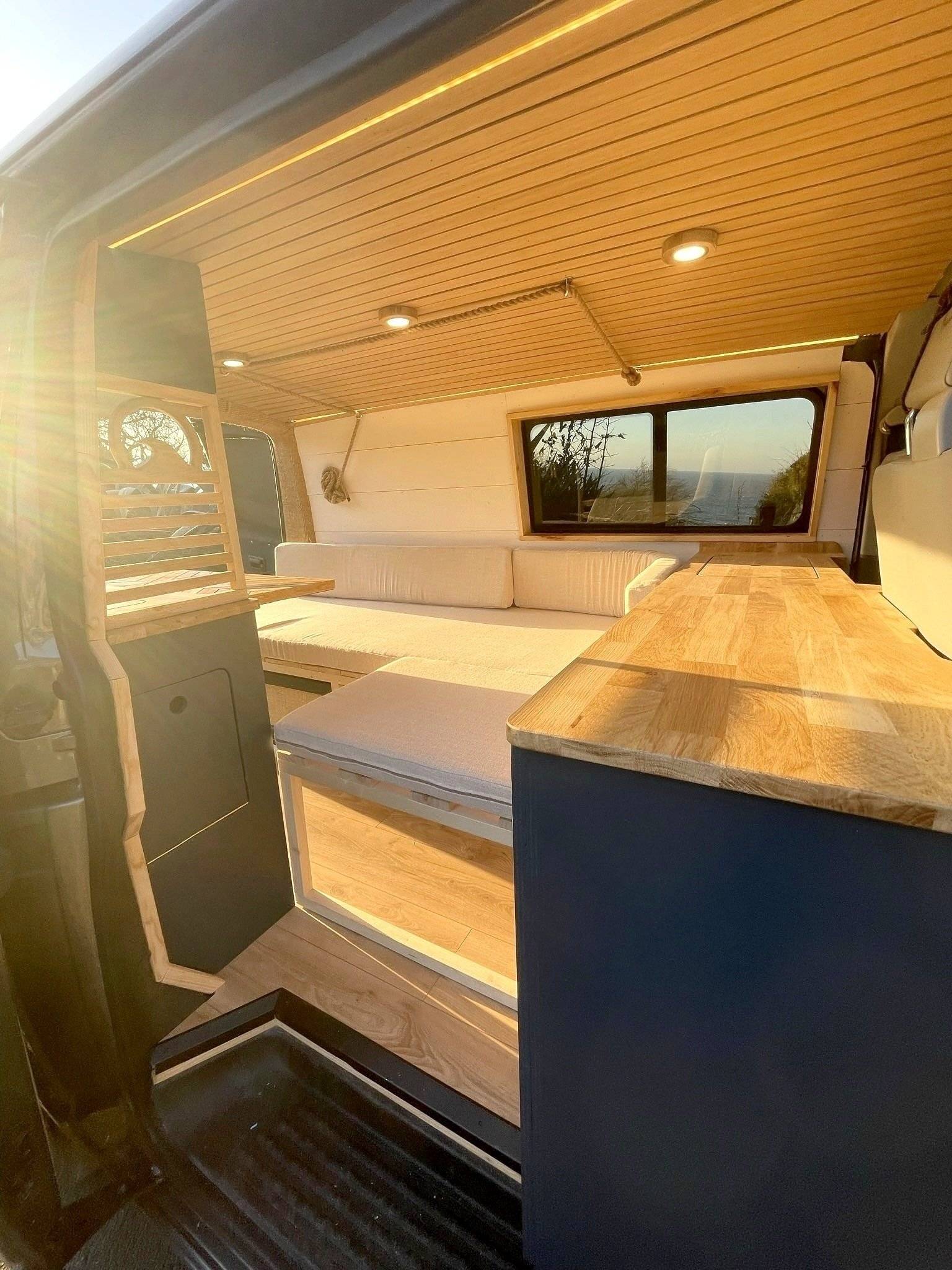 Volkswagen T5 2 l 102 ch