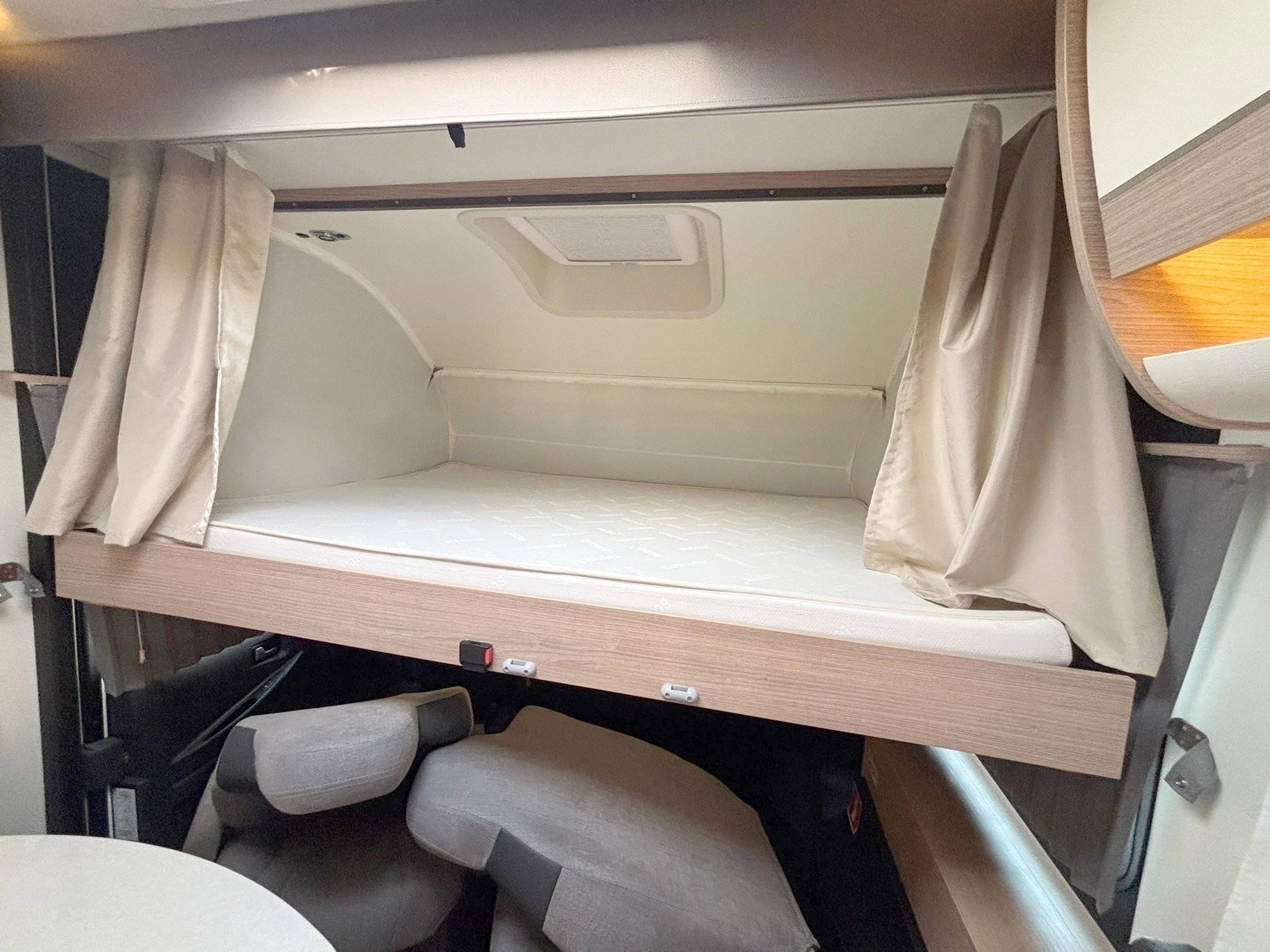 Plazas en cama Fiat 150 - Yescapa