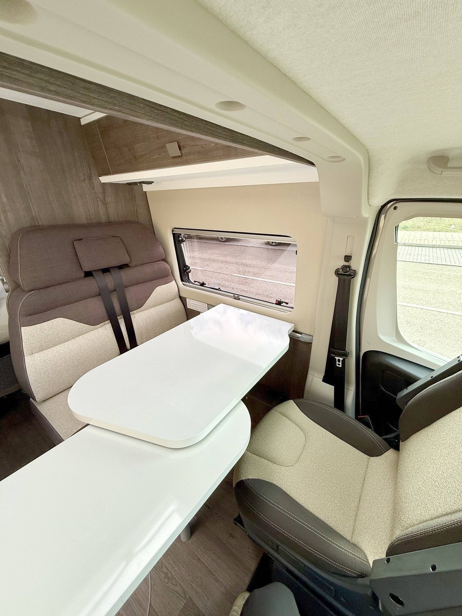 Dinette Fiat Ducato - Yescapa
