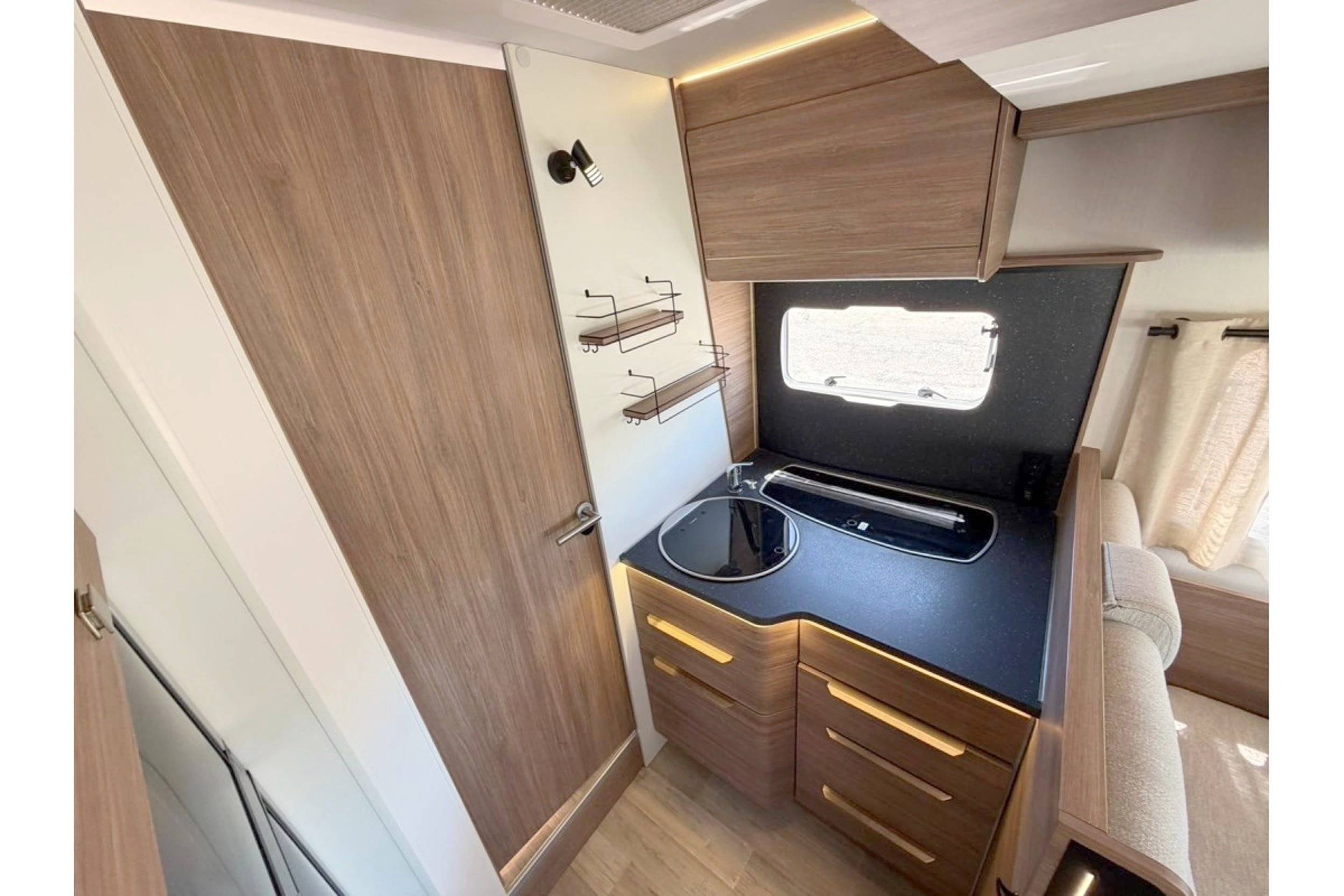 Comedor Fiat Ducato 2.3l 140cv ad blue - Yescapa
