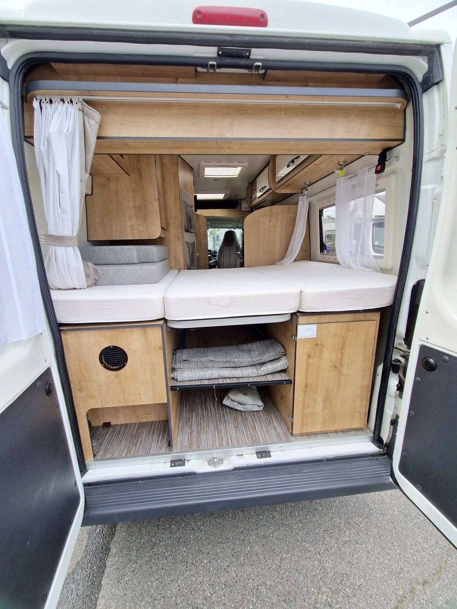 Font Vendôme Leader Van