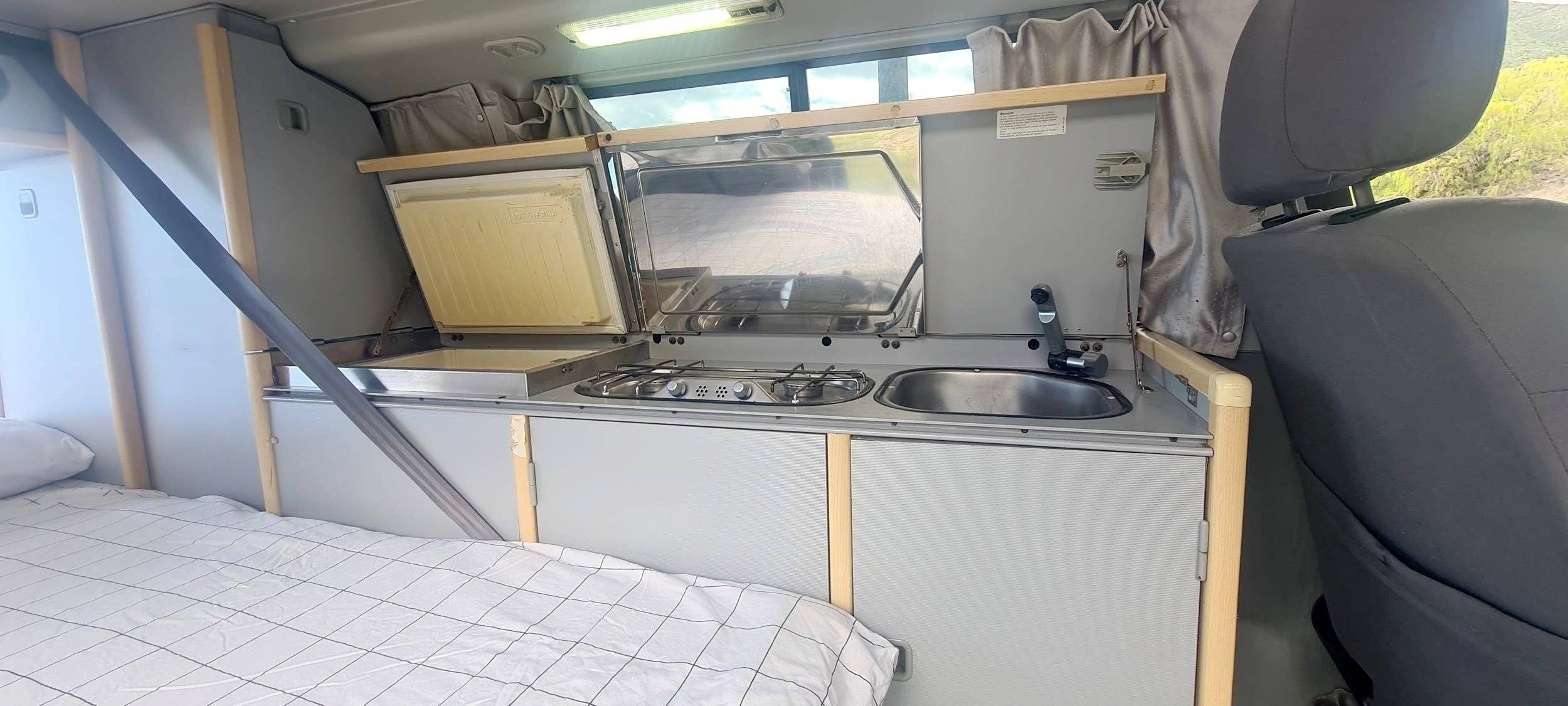 Cozinha Volkswagen T4 California Coach - Yescapa