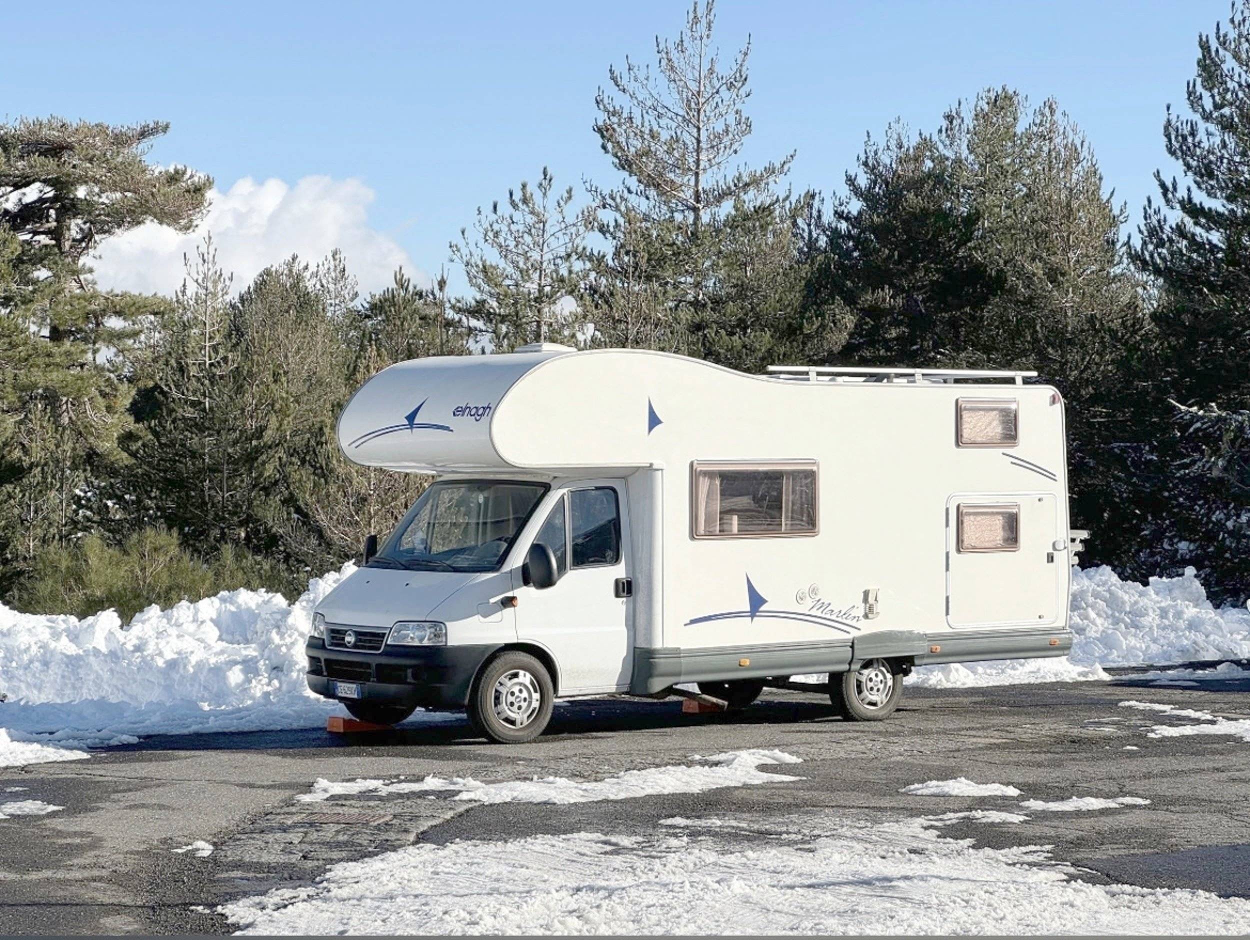 Voorkant 3/4 Fiat Ducato 2.8 JTD - Yescapa