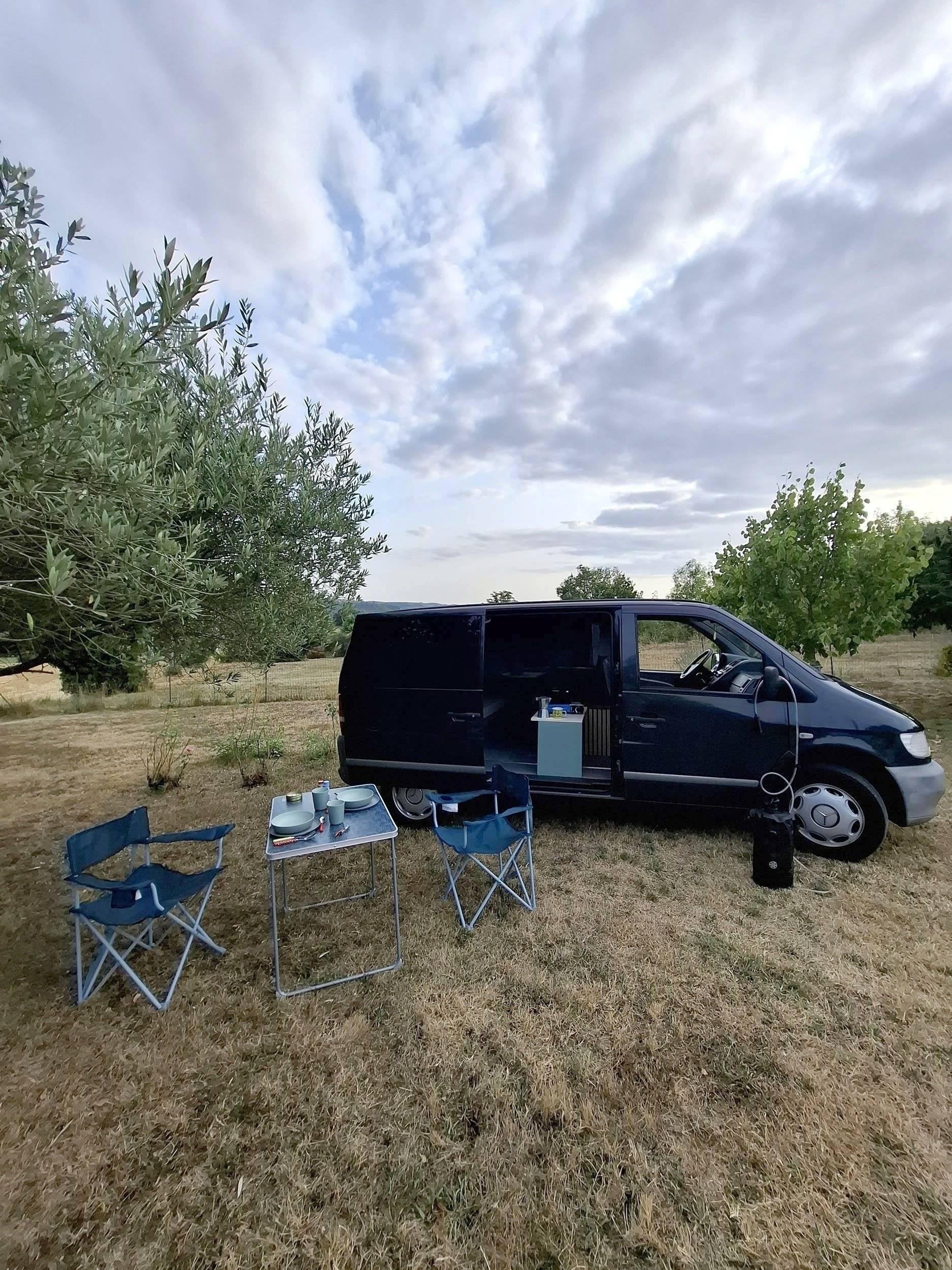 Couchages Mercedes Vito 112 cdi - Yescapa
