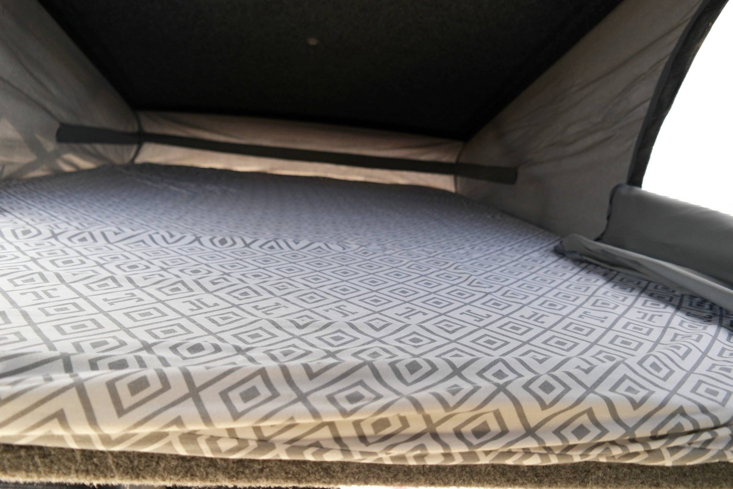 Plazas en cama Ford Transit - Yescapa