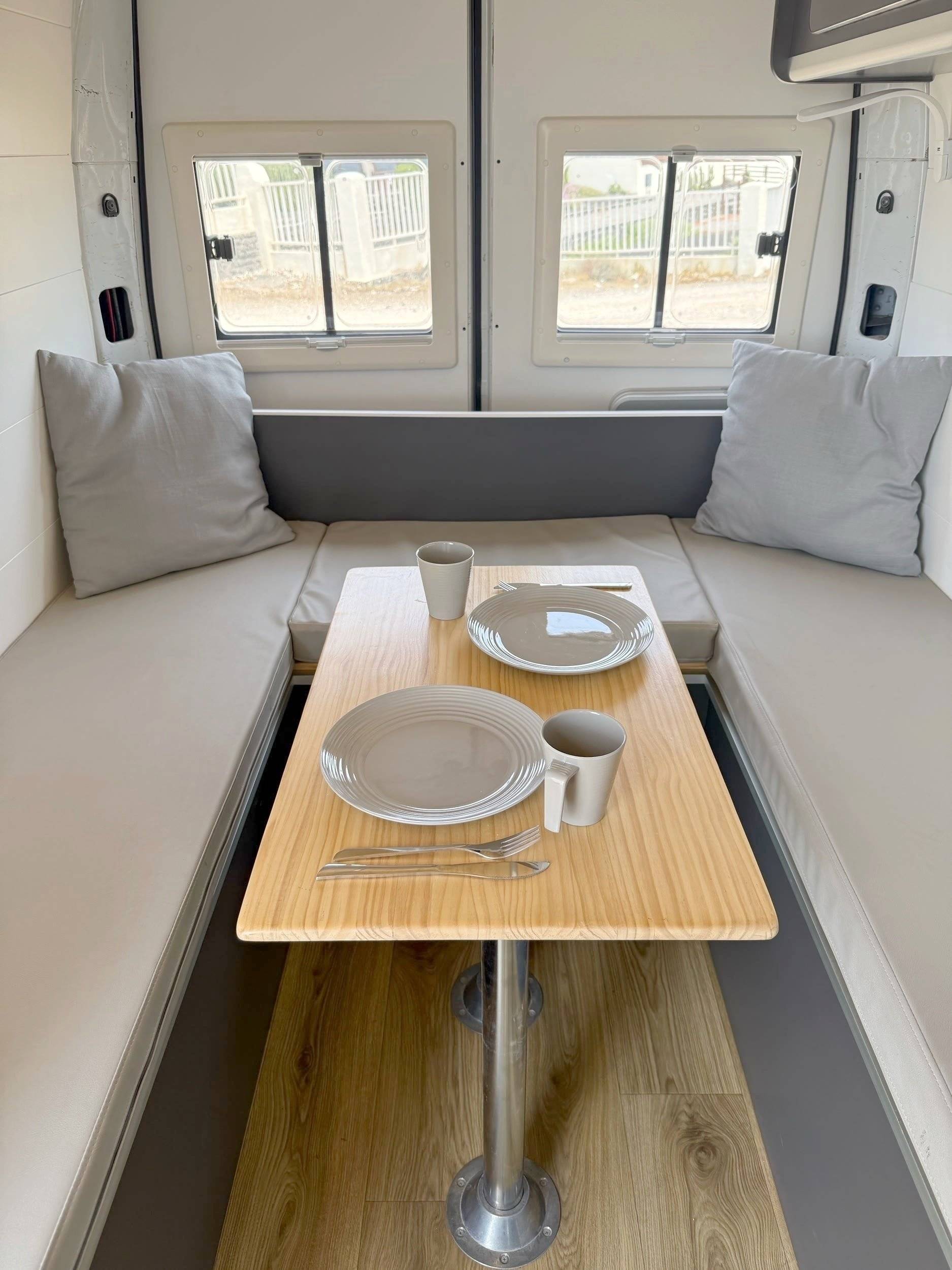 Coin repas Opel Movano - Yescapa
