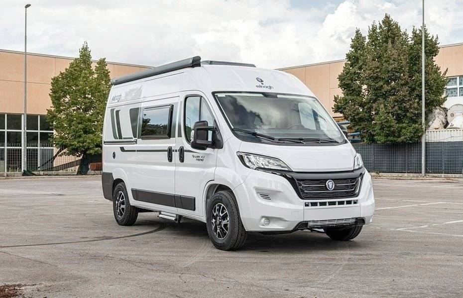 schräge Vorderansicht Citroën 2.2L 140CV - Yescapa