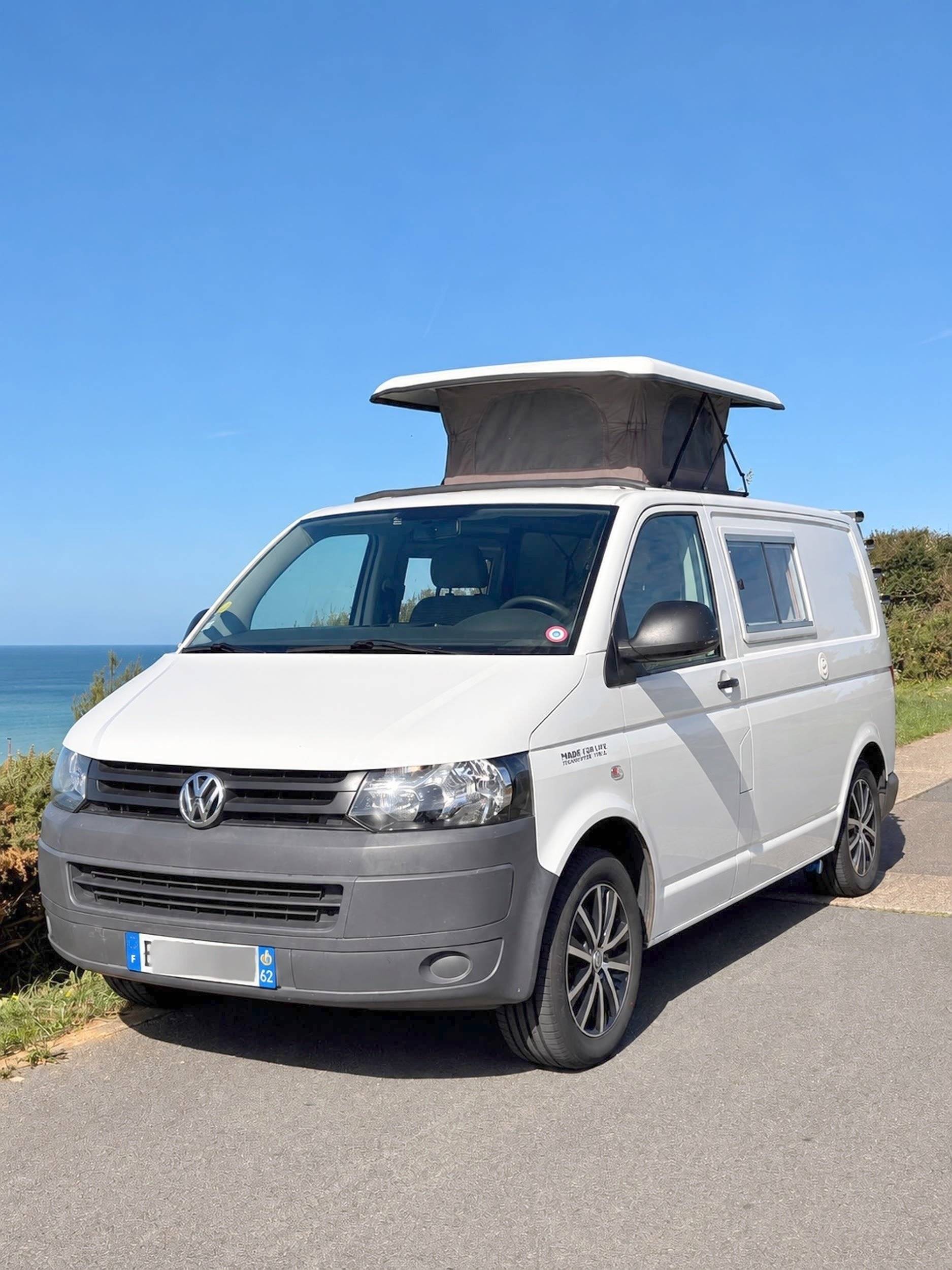 Vista del vehículo ángulo delantero Volkswagen - Yescapa