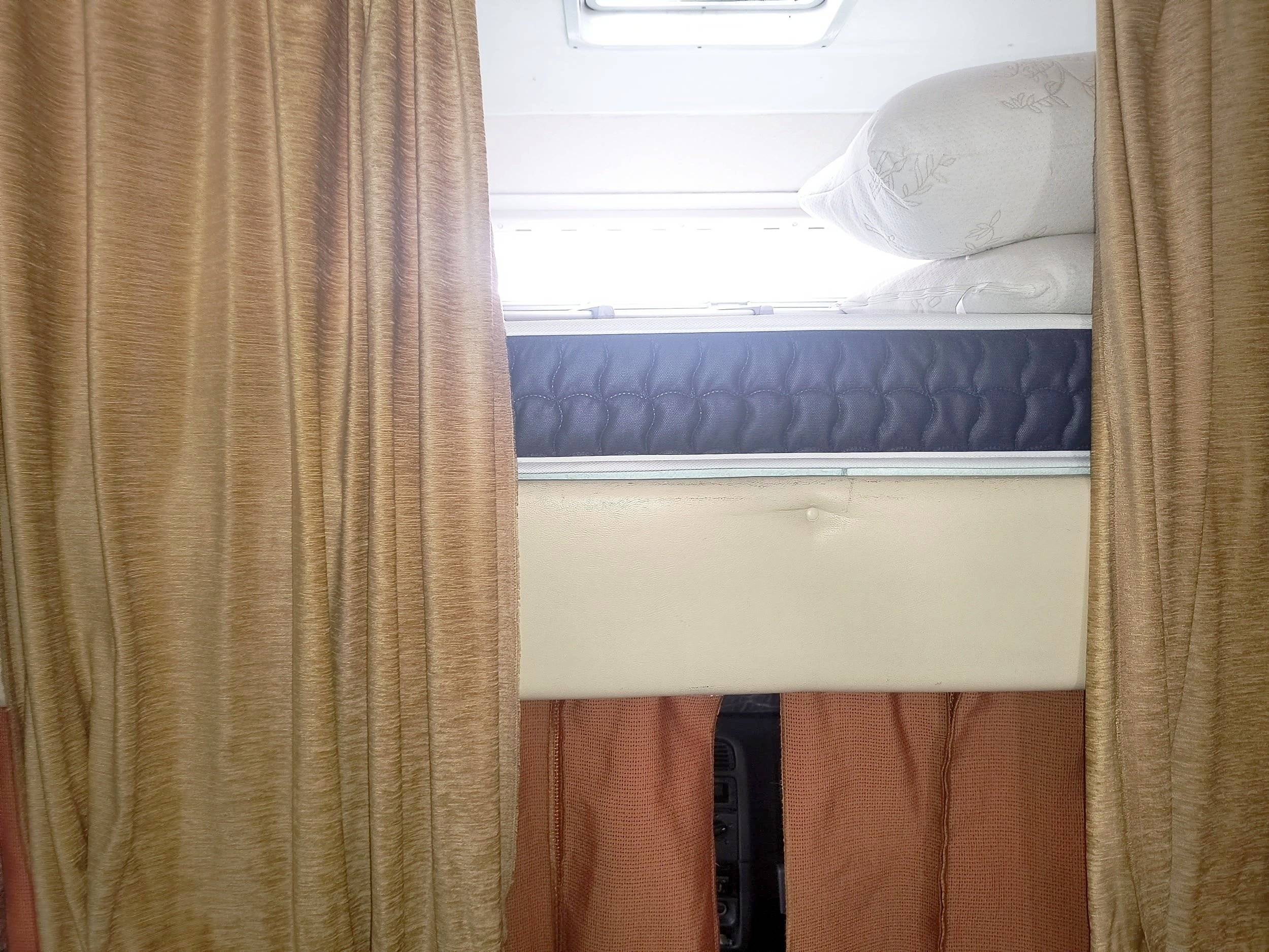 Berth Fiat Ducato 1.9TD - Yescapa
