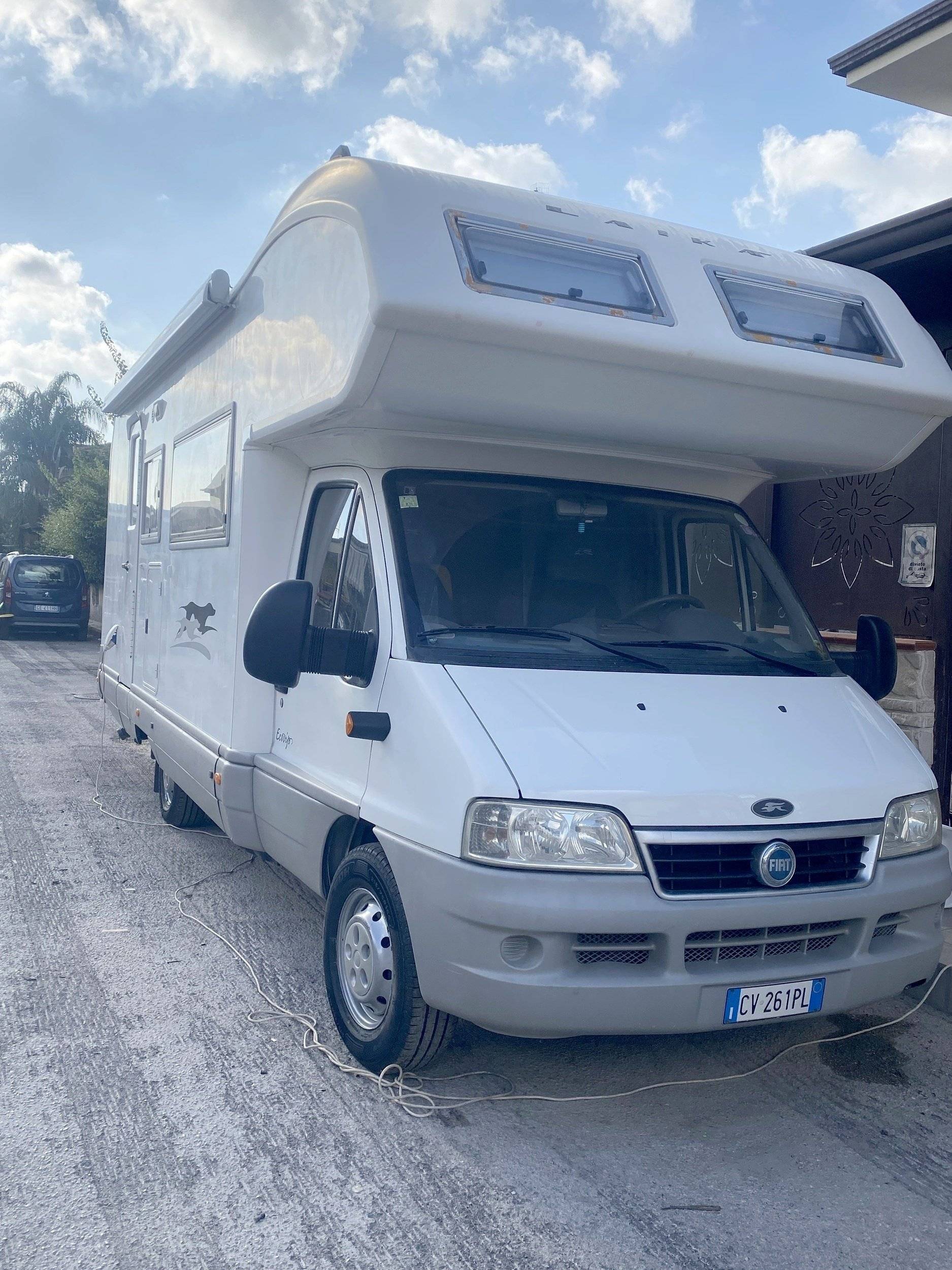 Voorkant 3/4 Fiat Ducato 2,8 | 130cv - Yescapa