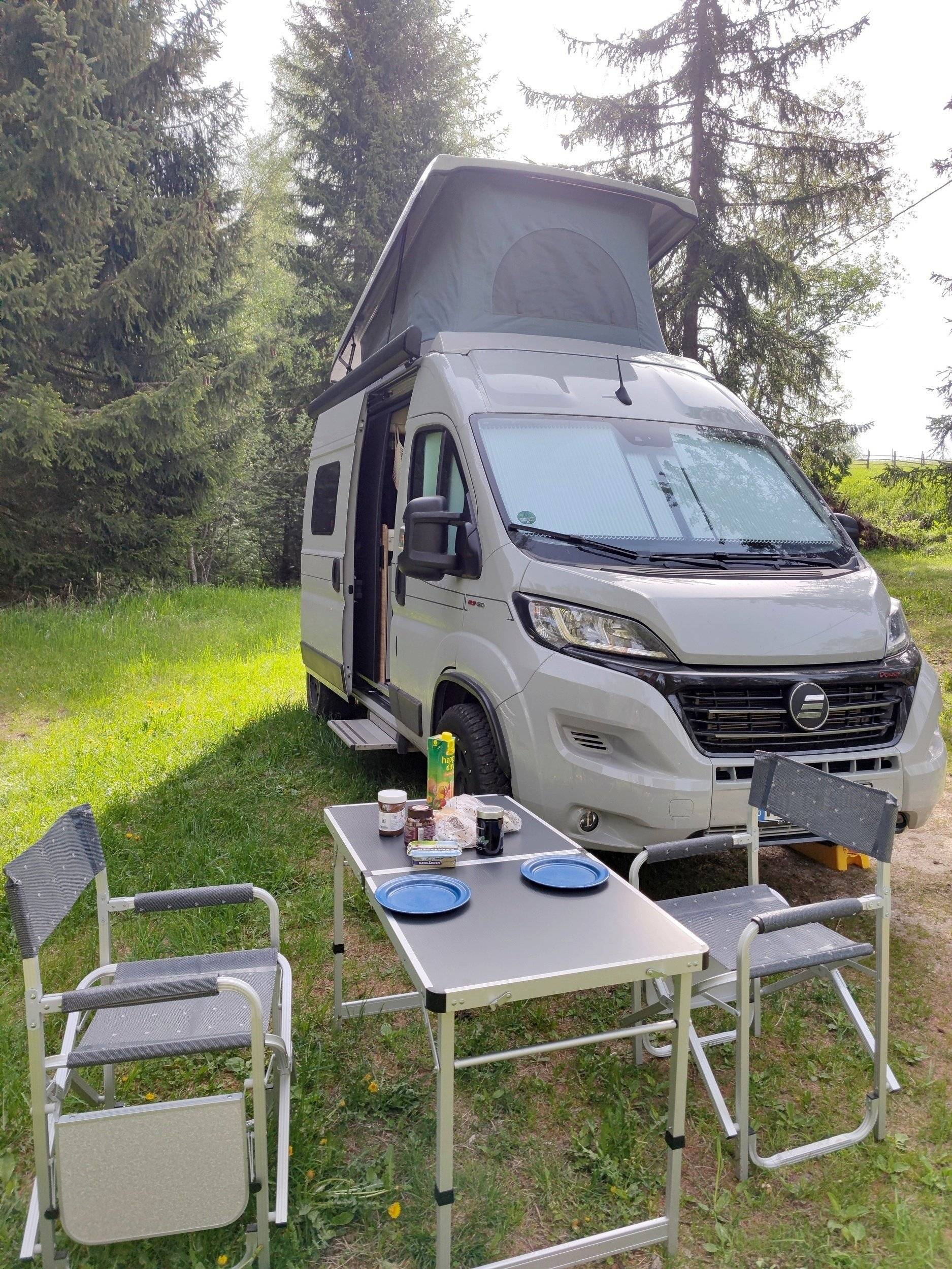 Área de jantar Fiat Fiat Ducato - Yescapa