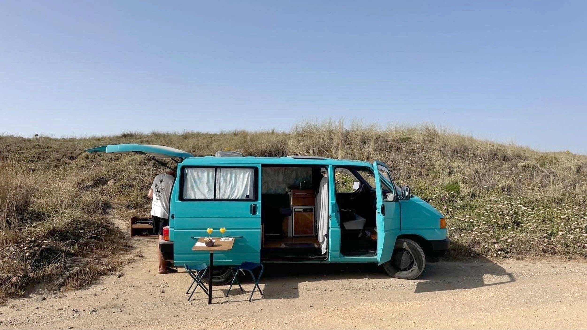 Front view from 3/4 Volkswagen Volkswagen Transporter - Yescapa