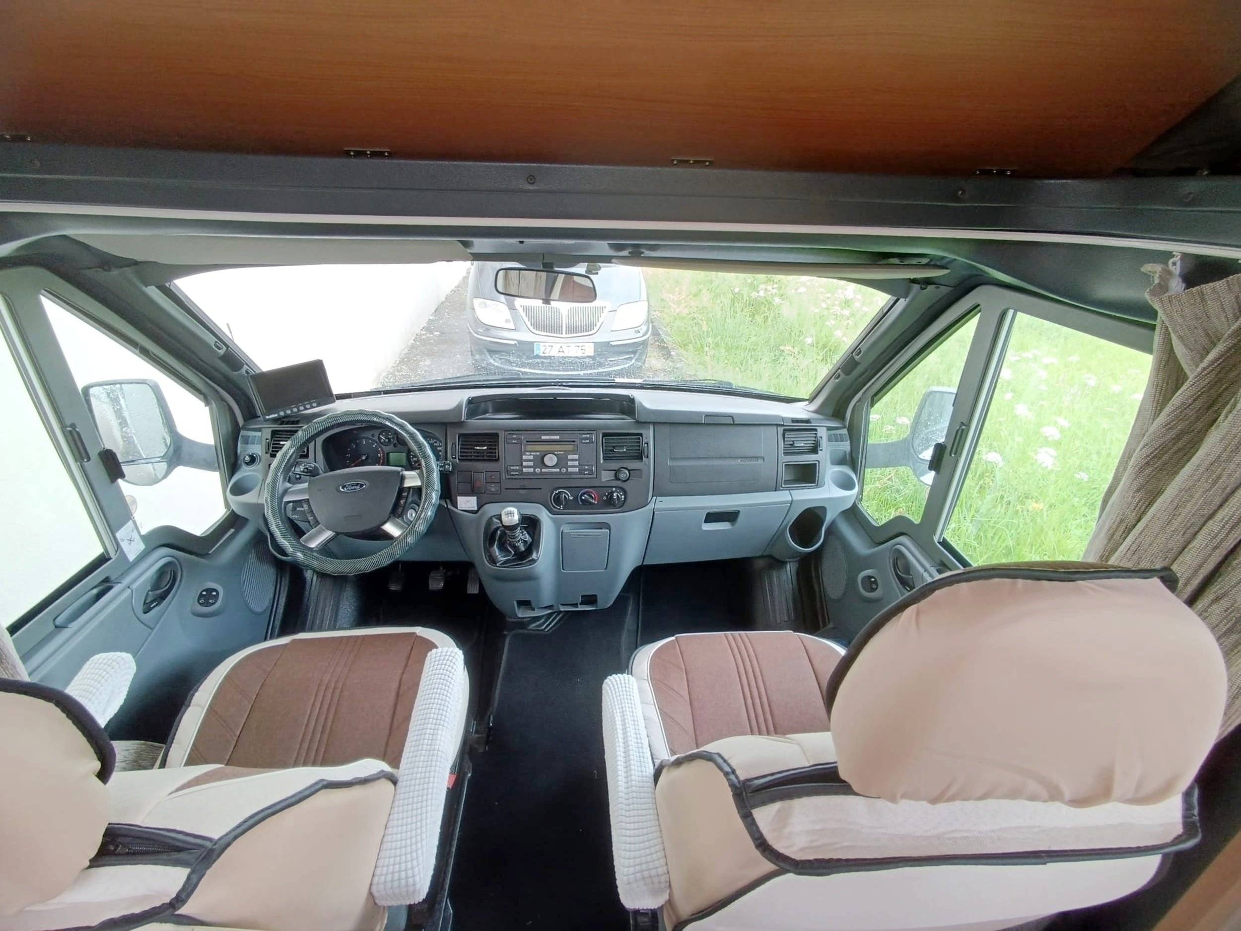 Challenger 100 Ford