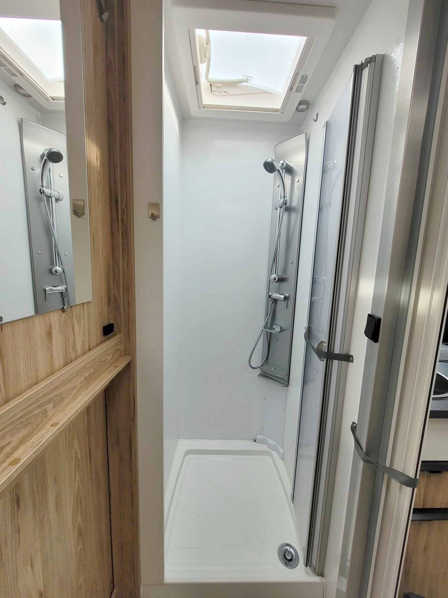 Bavaria BAVARIA T696D