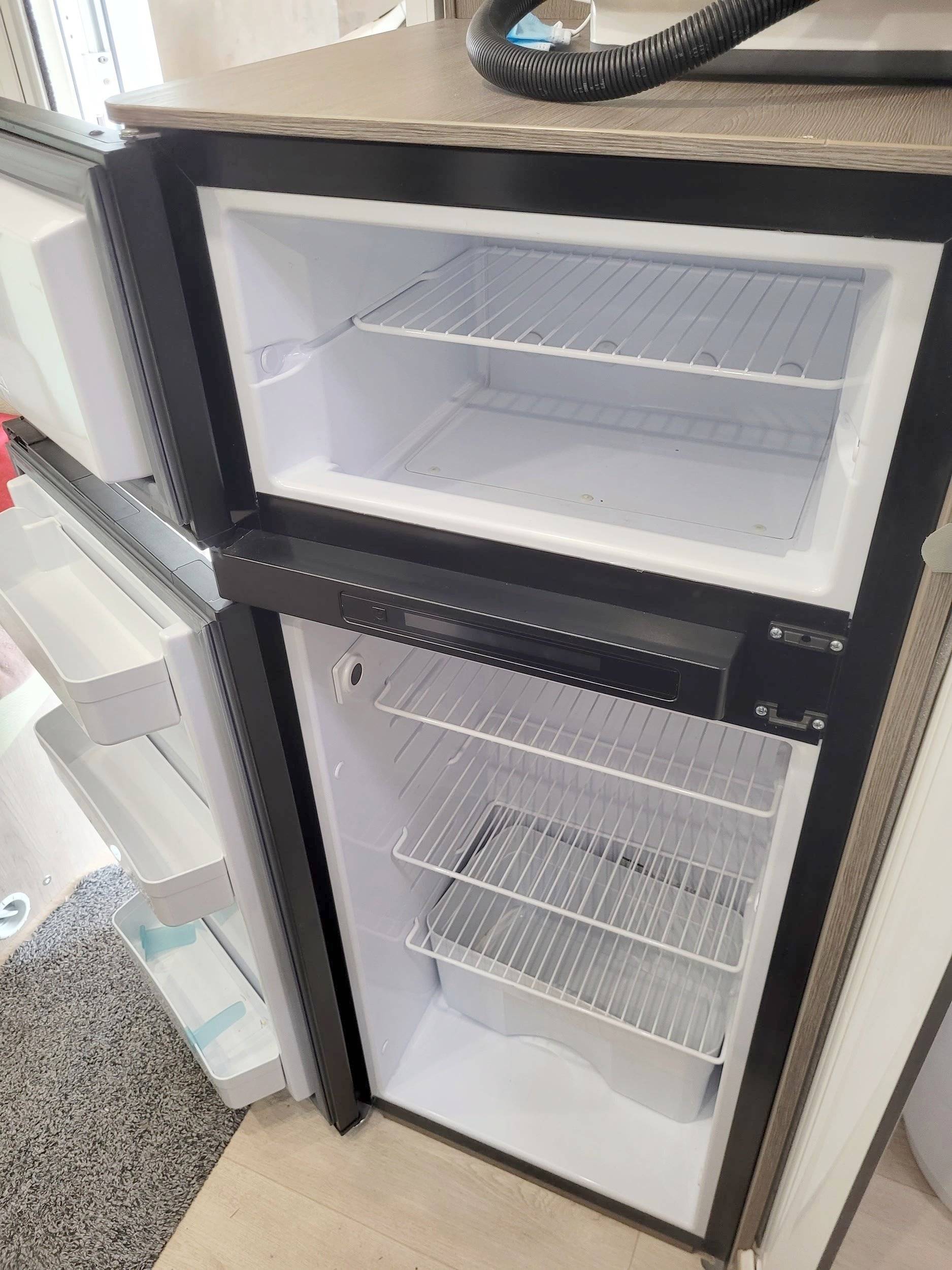 Challenger Graphite 288 , 170 PS