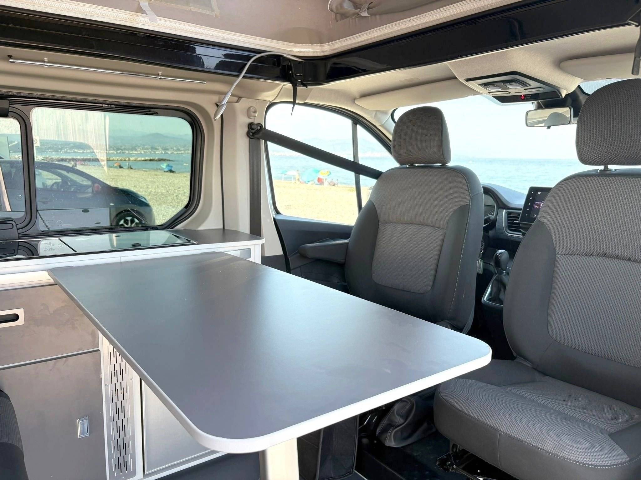 Eethoek Renault Renault trafic cm font t vendome - Yescapa