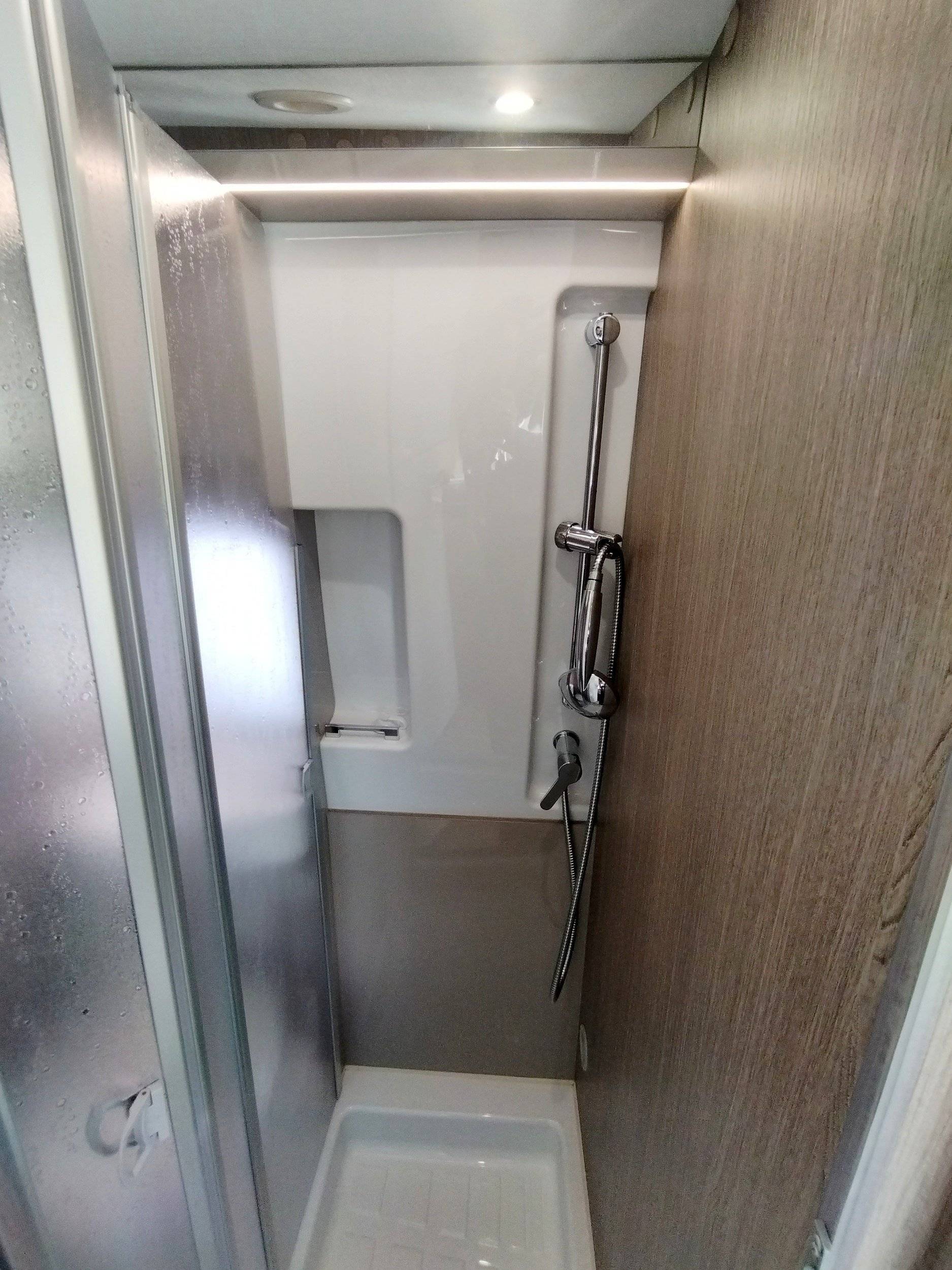 Challenger Challenger v114 MAX Road Edition