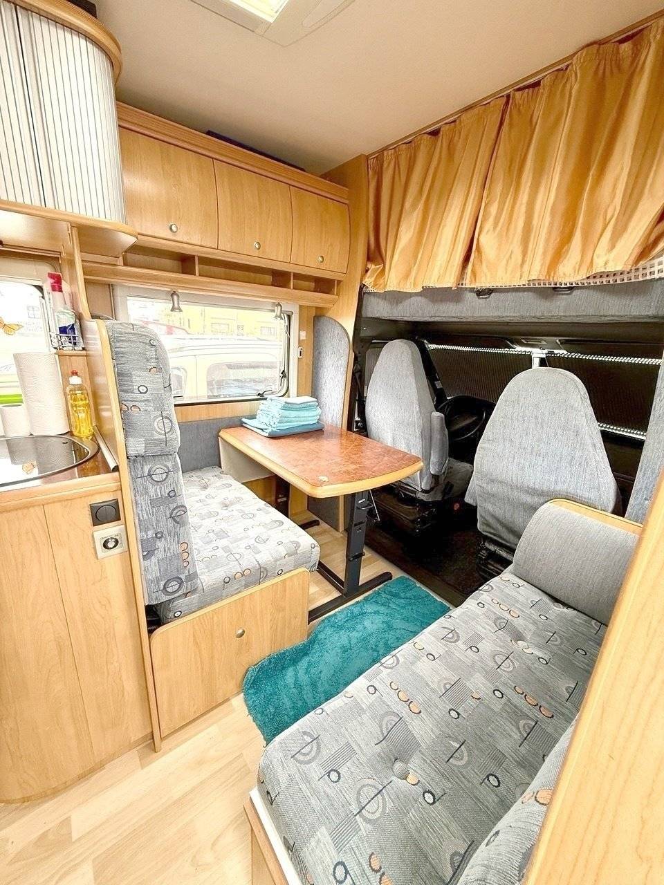 Coin repas Ford ford transit - Yescapa