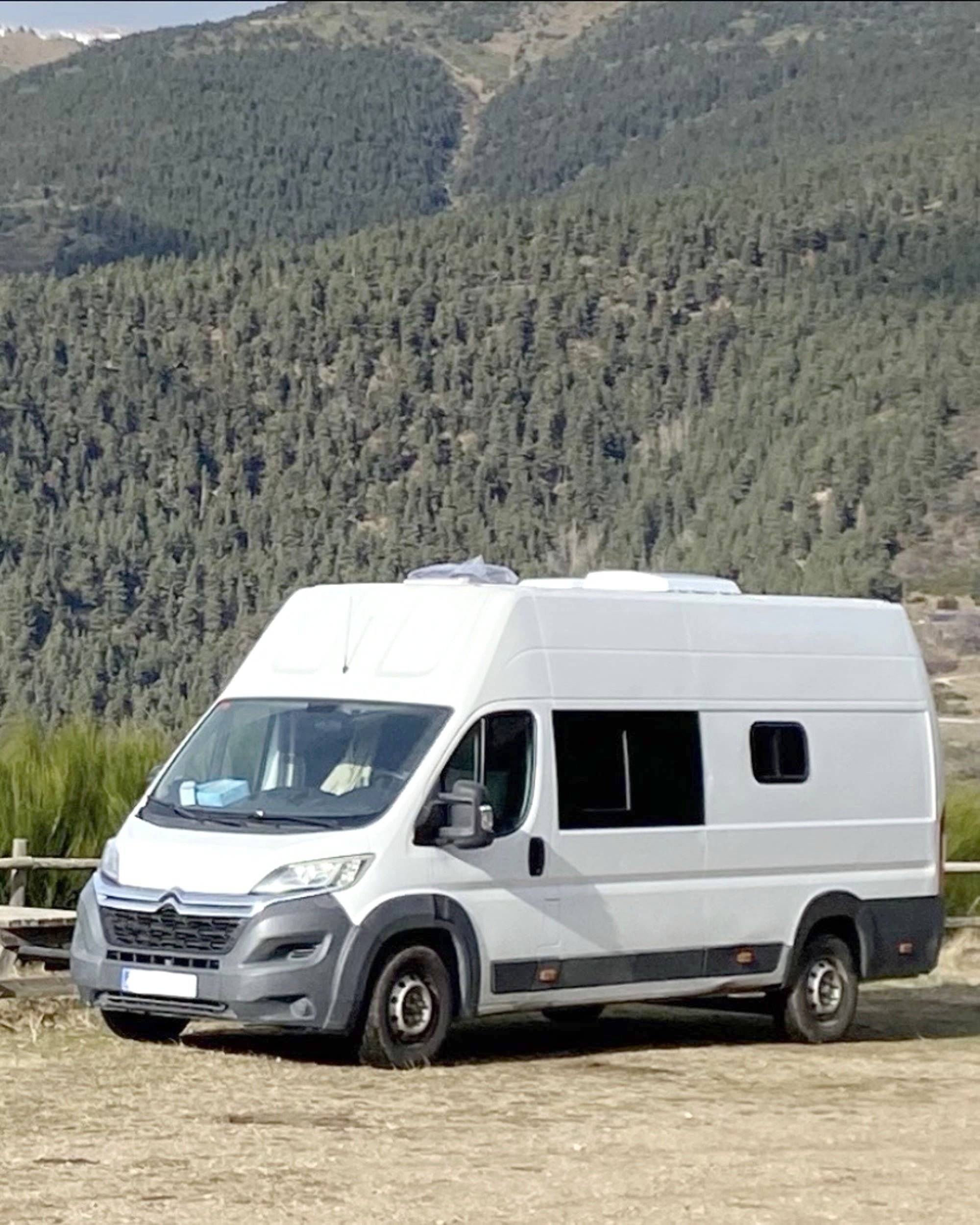 Voorkant 3/4 Citroën - Yescapa
