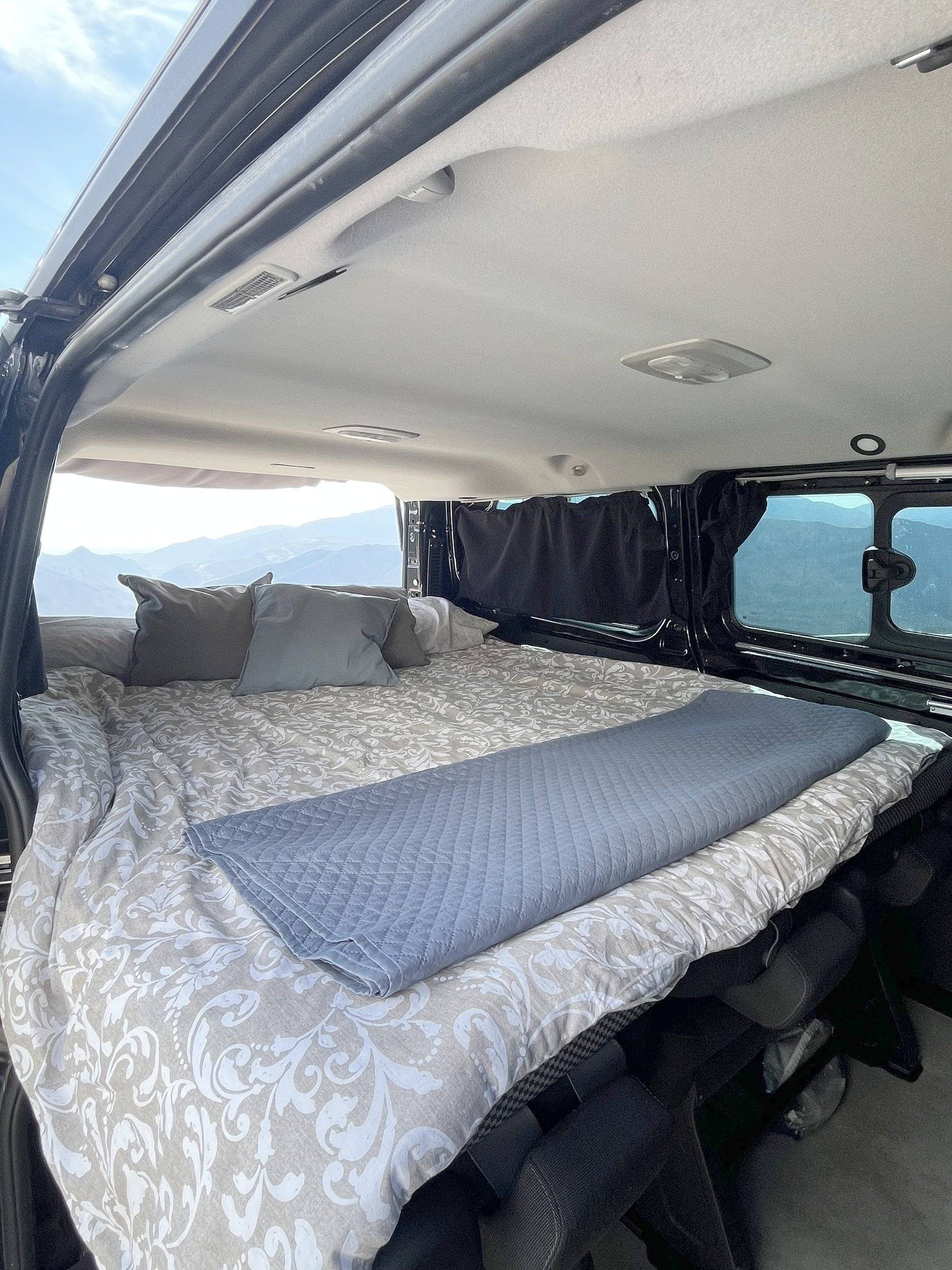 Couchages Ford Transit Custom 2,0 l 130 ch - Yescapa