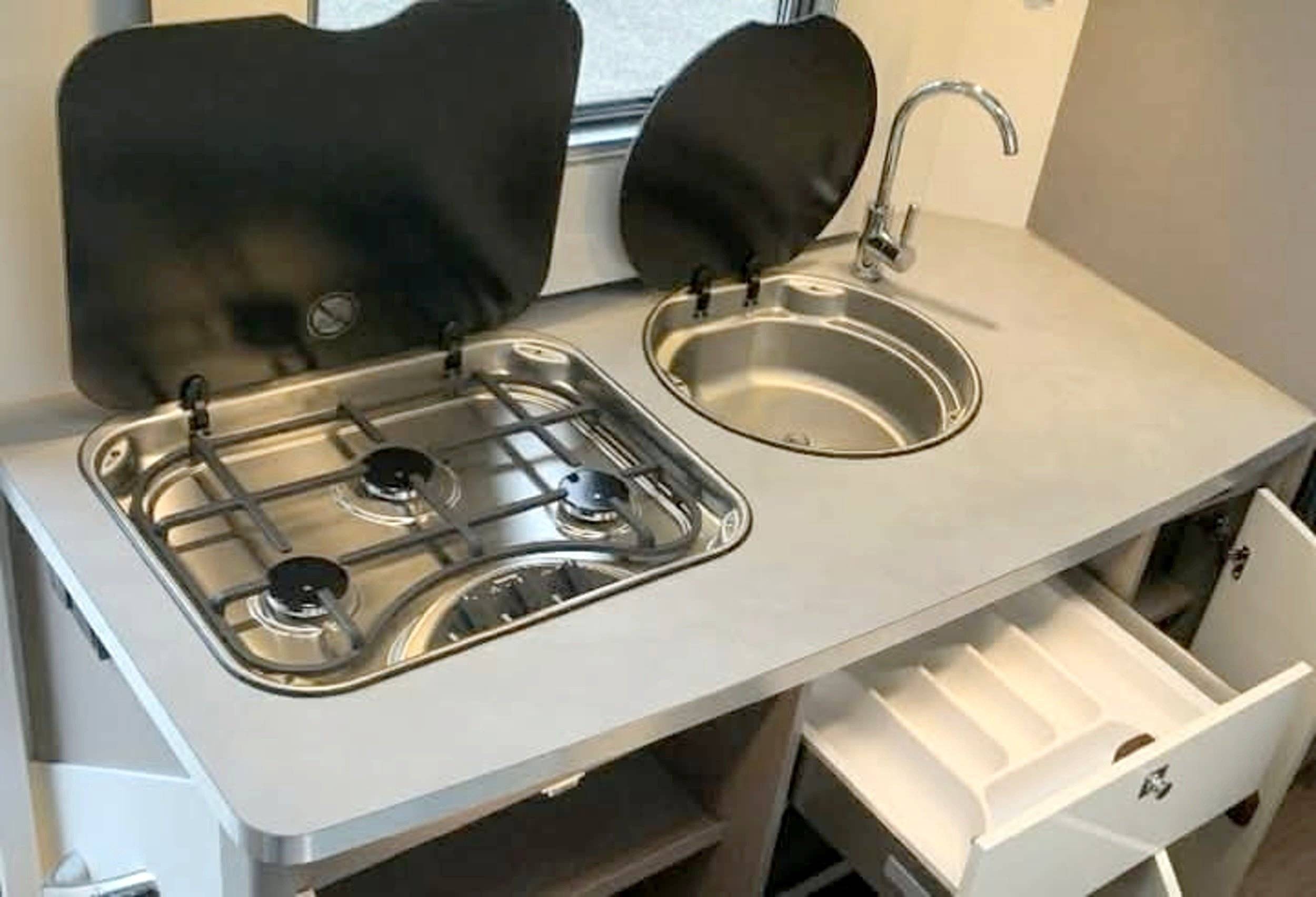 Angolo cucina Fiat Ducato 2,3 l 148 ch - Yescapa