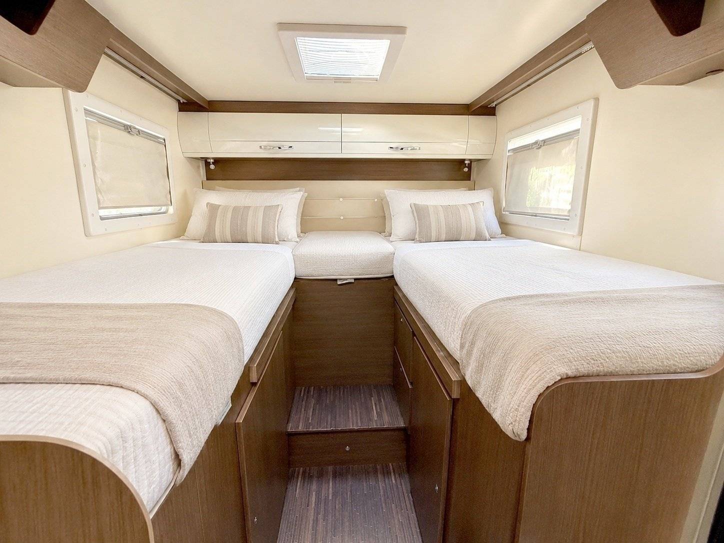 Berth Ford Transit - Yescapa